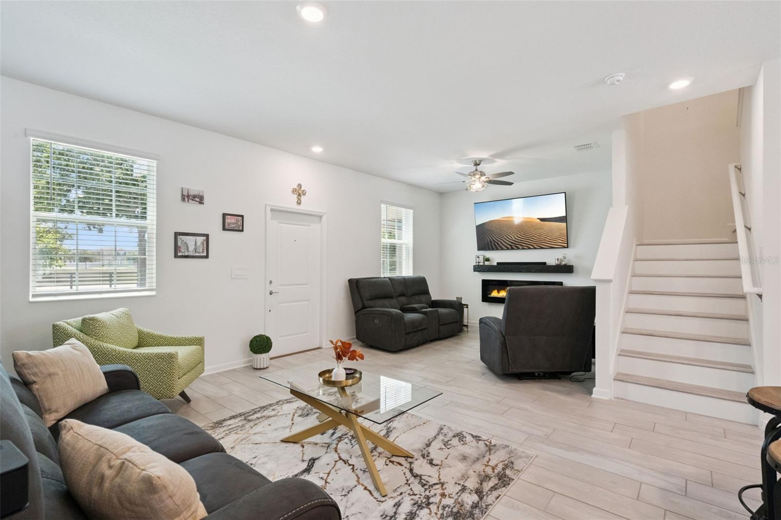 STOREY GROVE - Residential