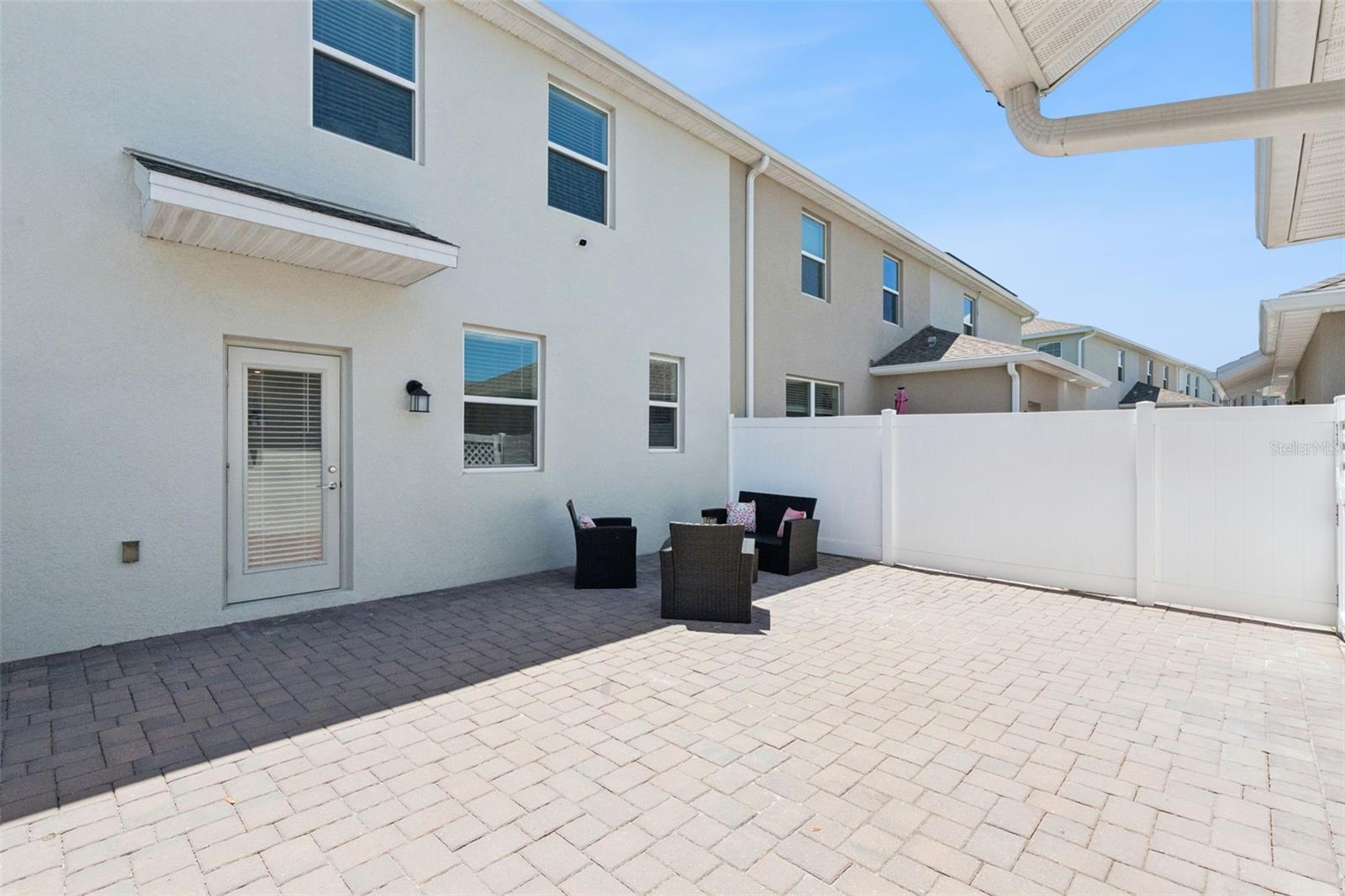 STOREY GROVE - Residential