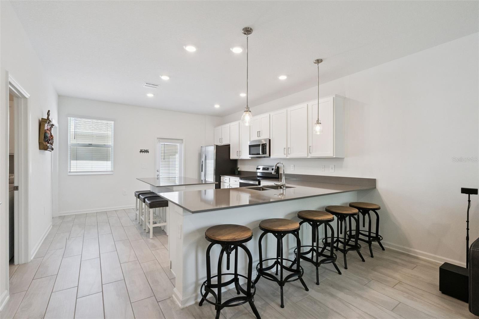 STOREY GROVE - Residential