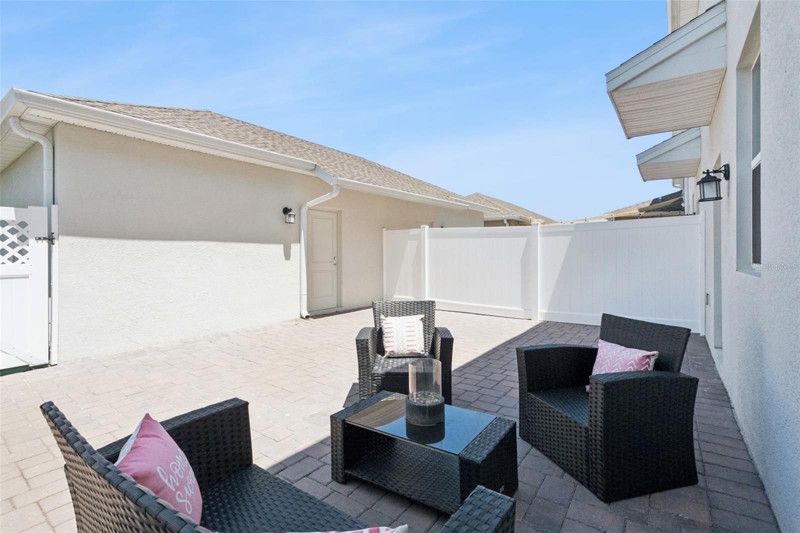 STOREY GROVE - Residential