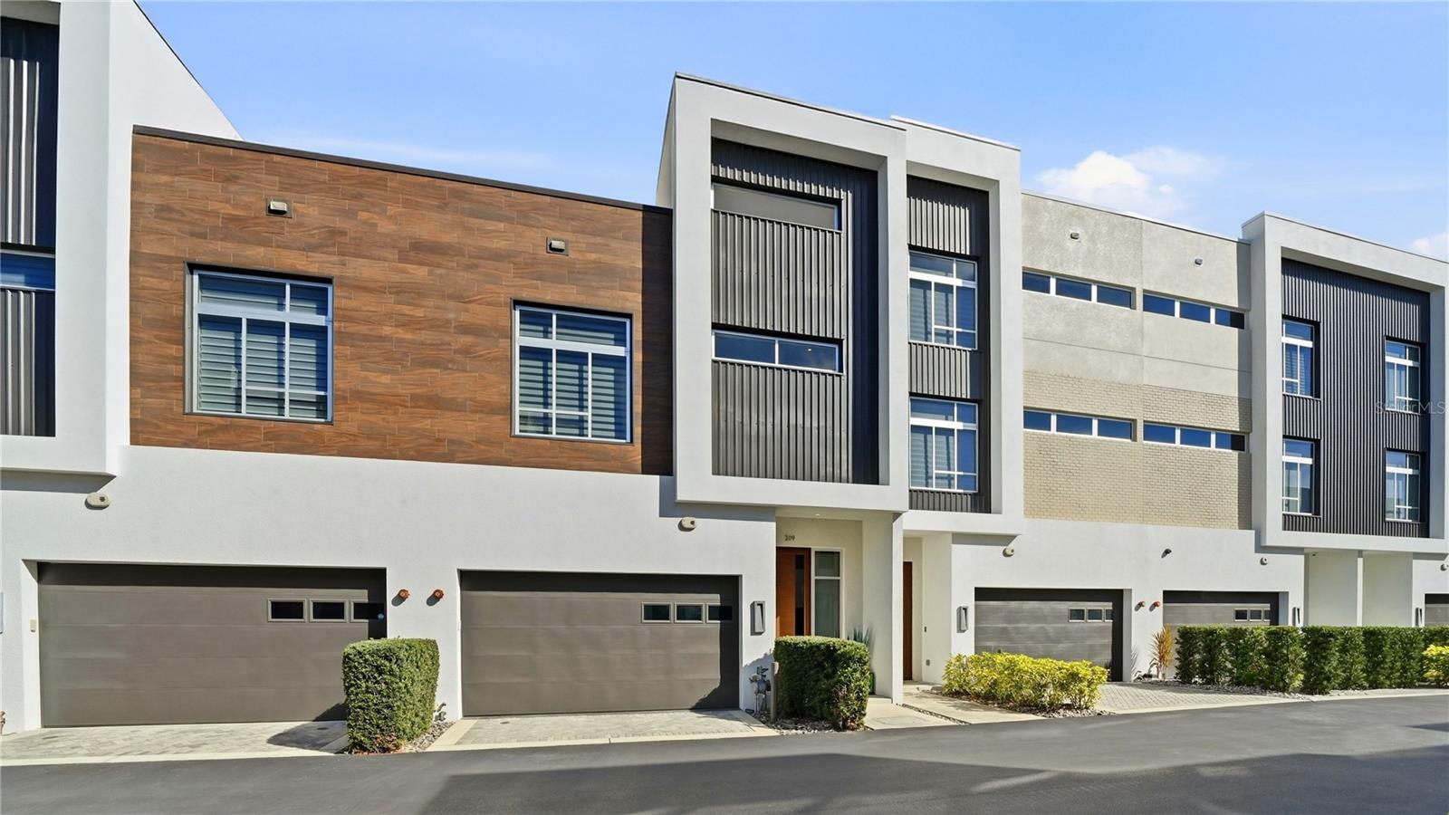 209 COSMOPOLITAN COURT