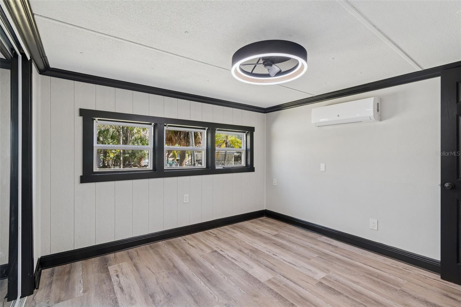 WEEKI WACHEE GARDENS UN 1 - Residential