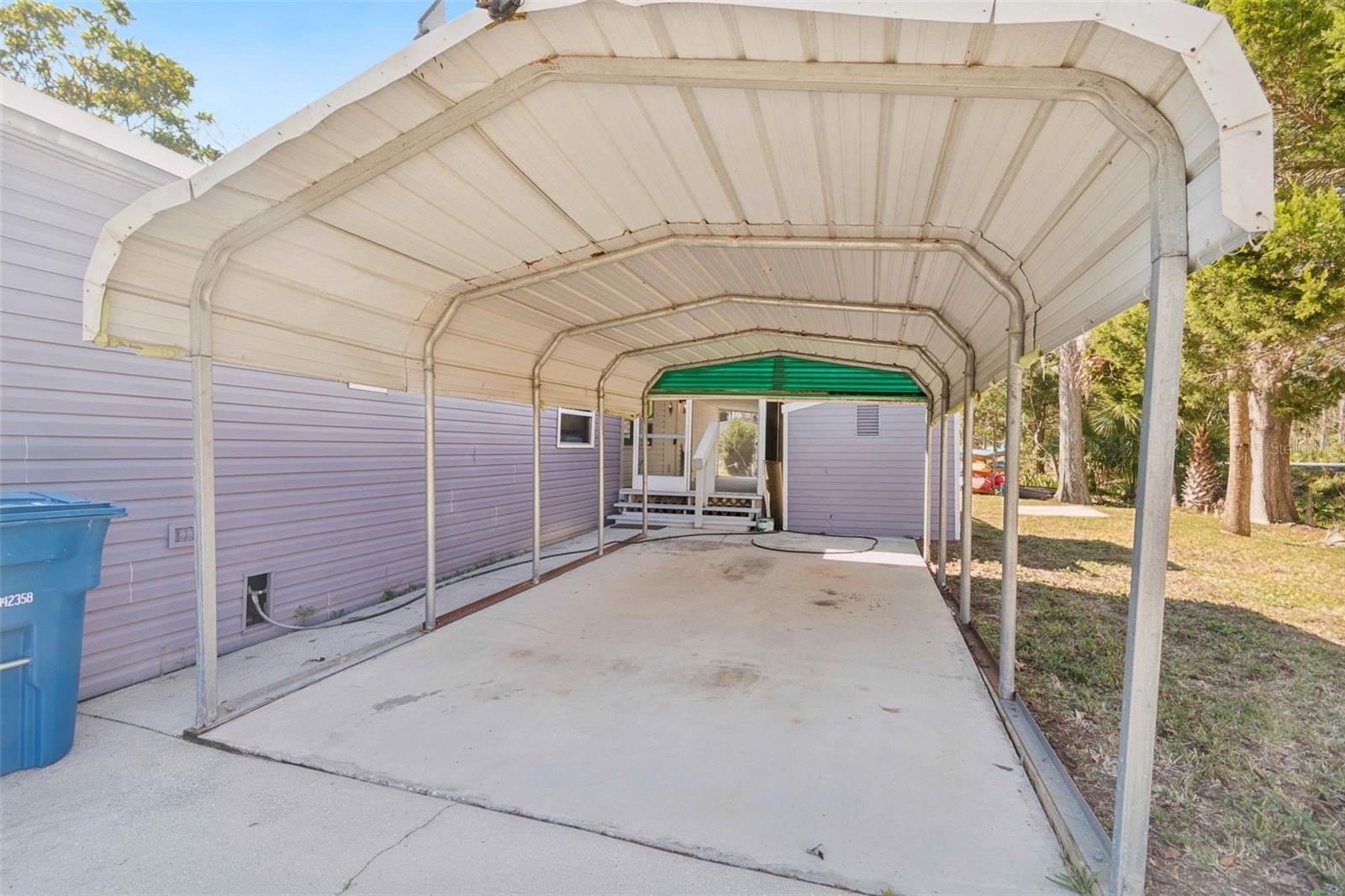 WEEKI WACHEE GARDENS UN 1 - Residential