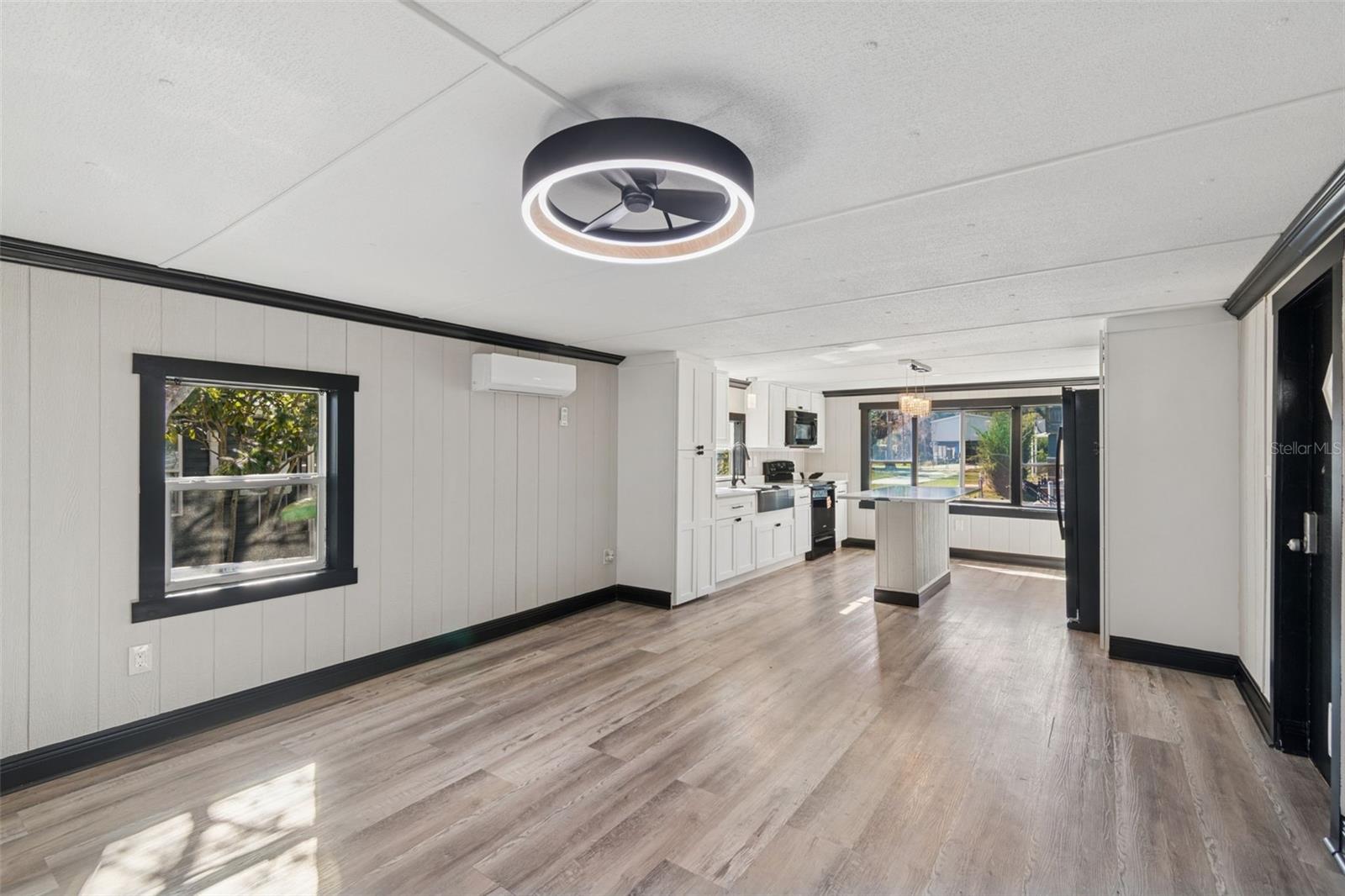 WEEKI WACHEE GARDENS UN 1 - Residential