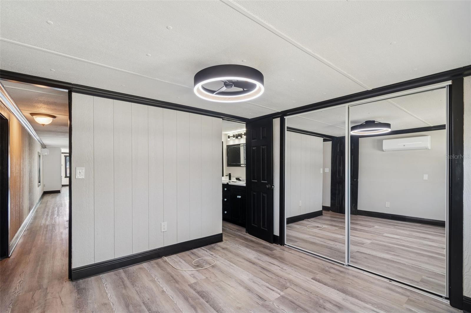 WEEKI WACHEE GARDENS UN 1 - Residential