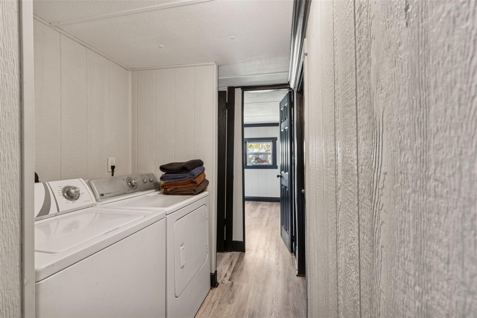 WEEKI WACHEE GARDENS UN 1 - Residential