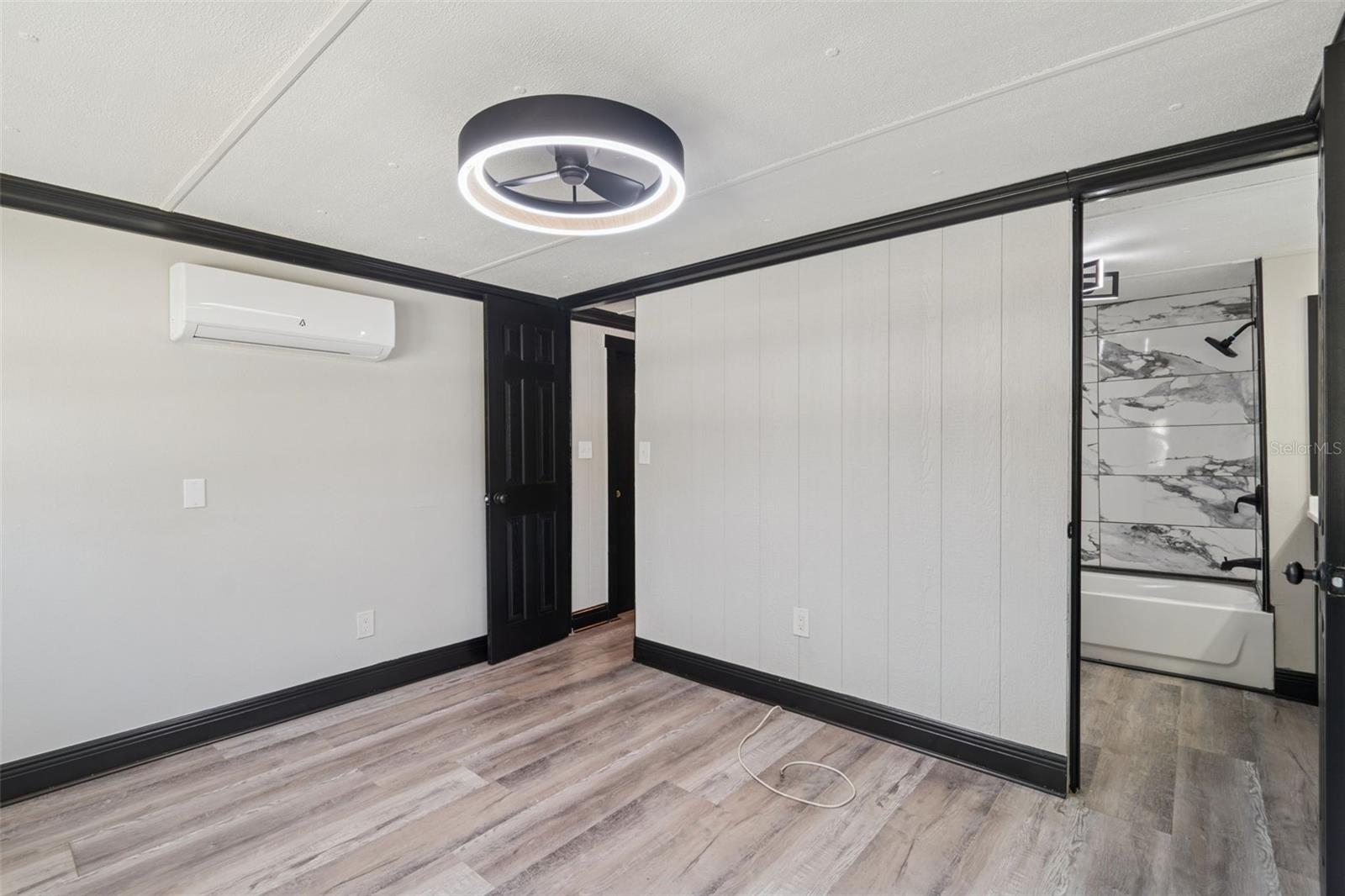 WEEKI WACHEE GARDENS UN 1 - Residential