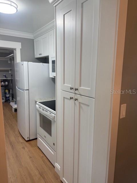 1307 WHITEWOOD DRIVE