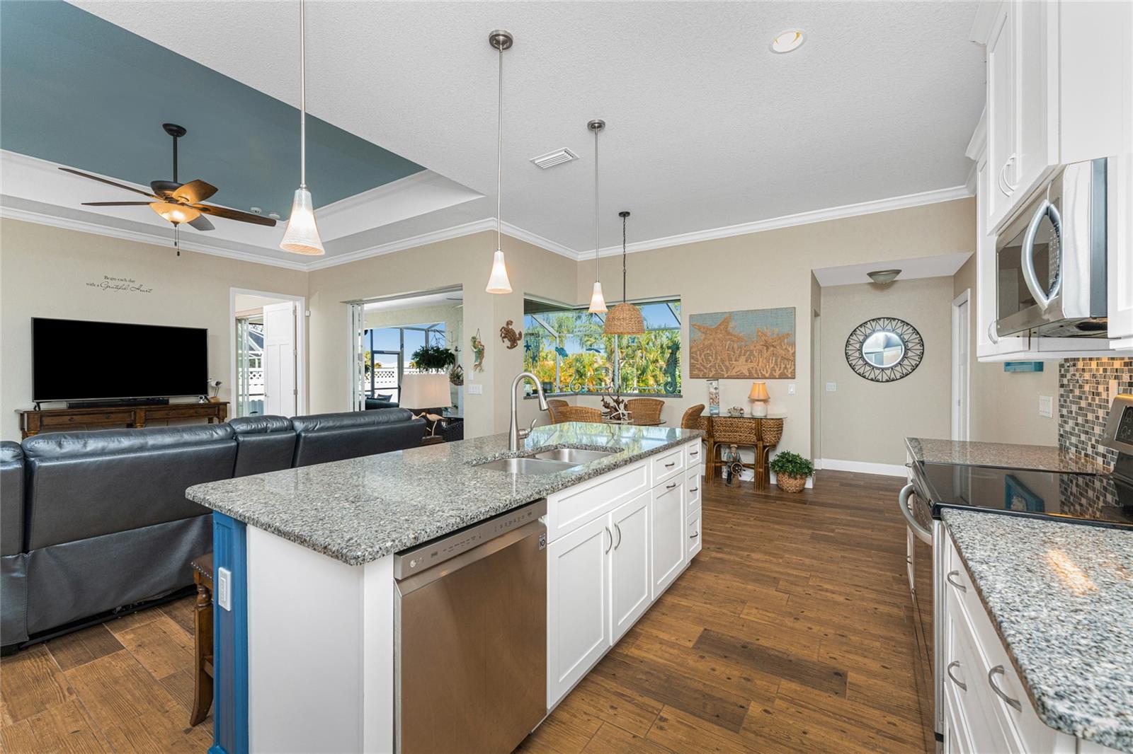 ROTONDA WEST BROADMOOR - Residential