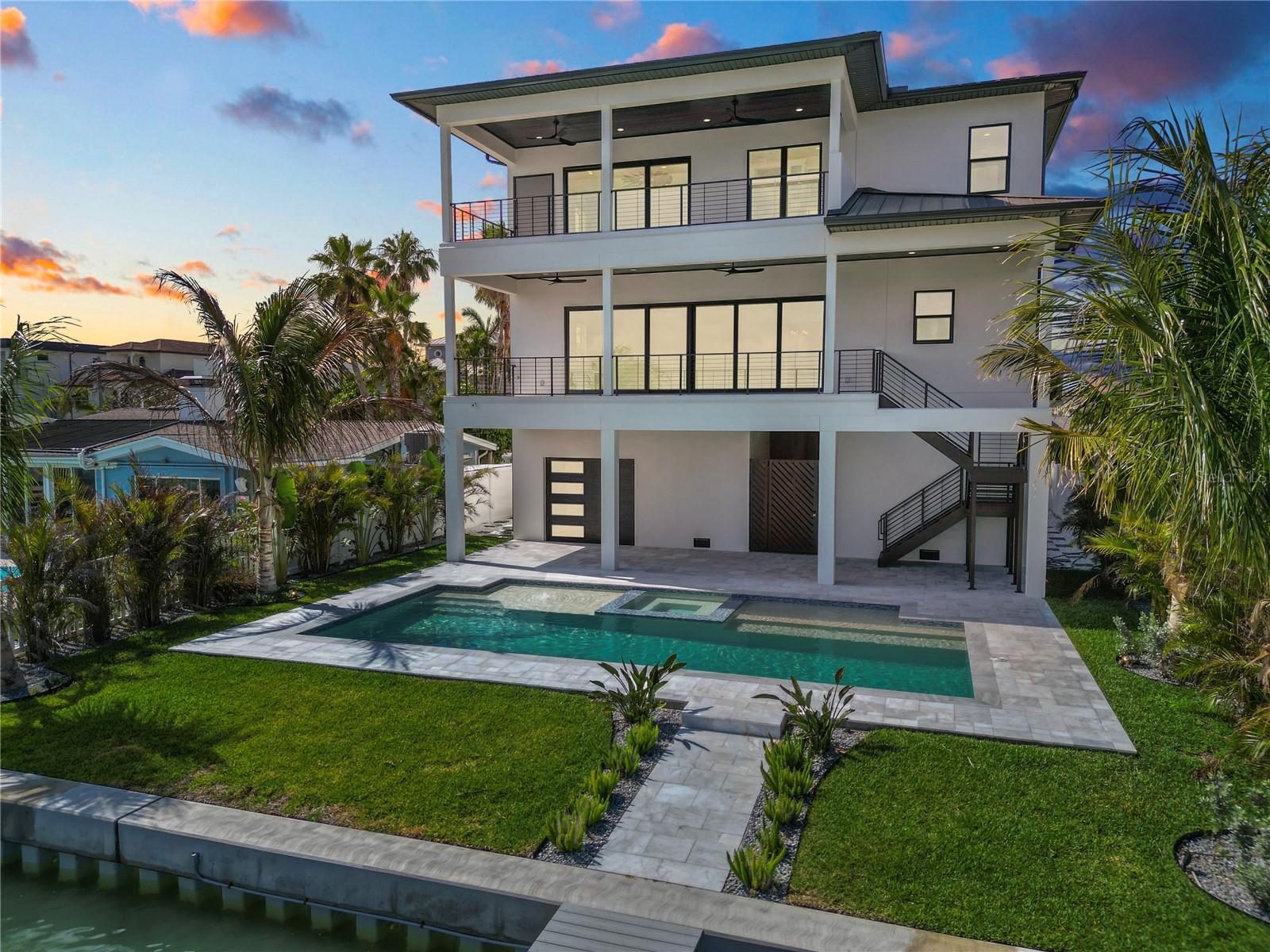 820 BAY POINT DRIVE
