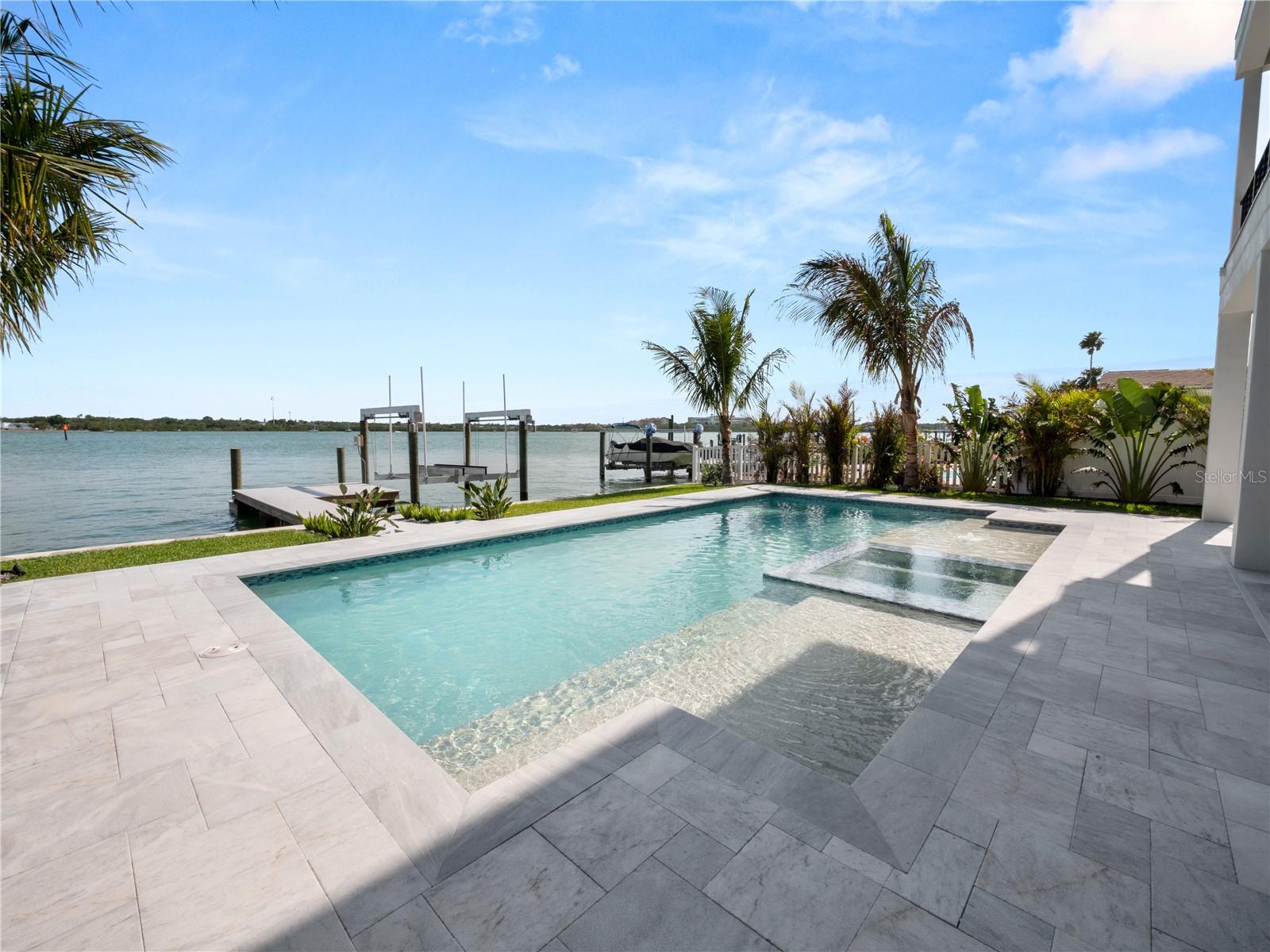 820 BAY POINT DRIVE