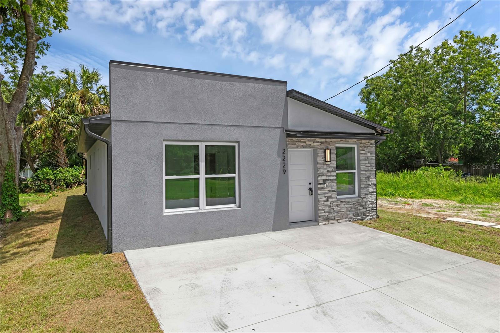 2229 RANDALL STREET