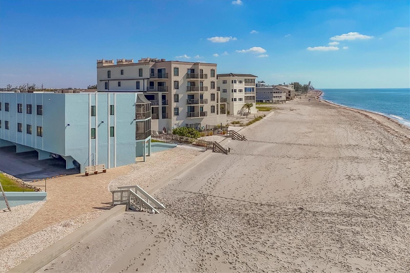 LACOQUINA BEACH BLDG D - Residential