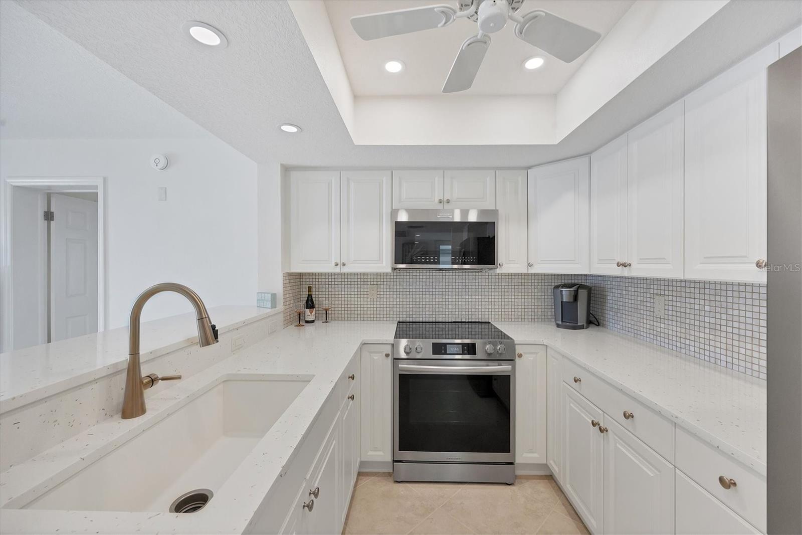 LACOQUINA BEACH BLDG D - Residential