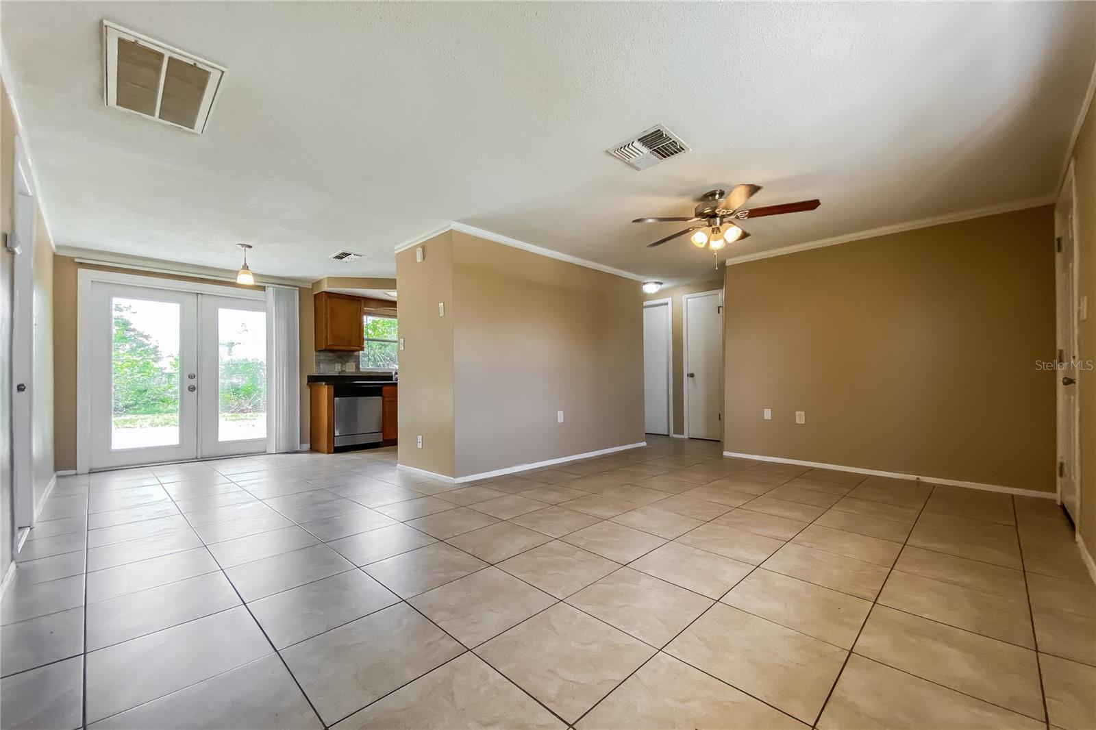 HOLIDAY LAKE ESTATES - Residential Lease