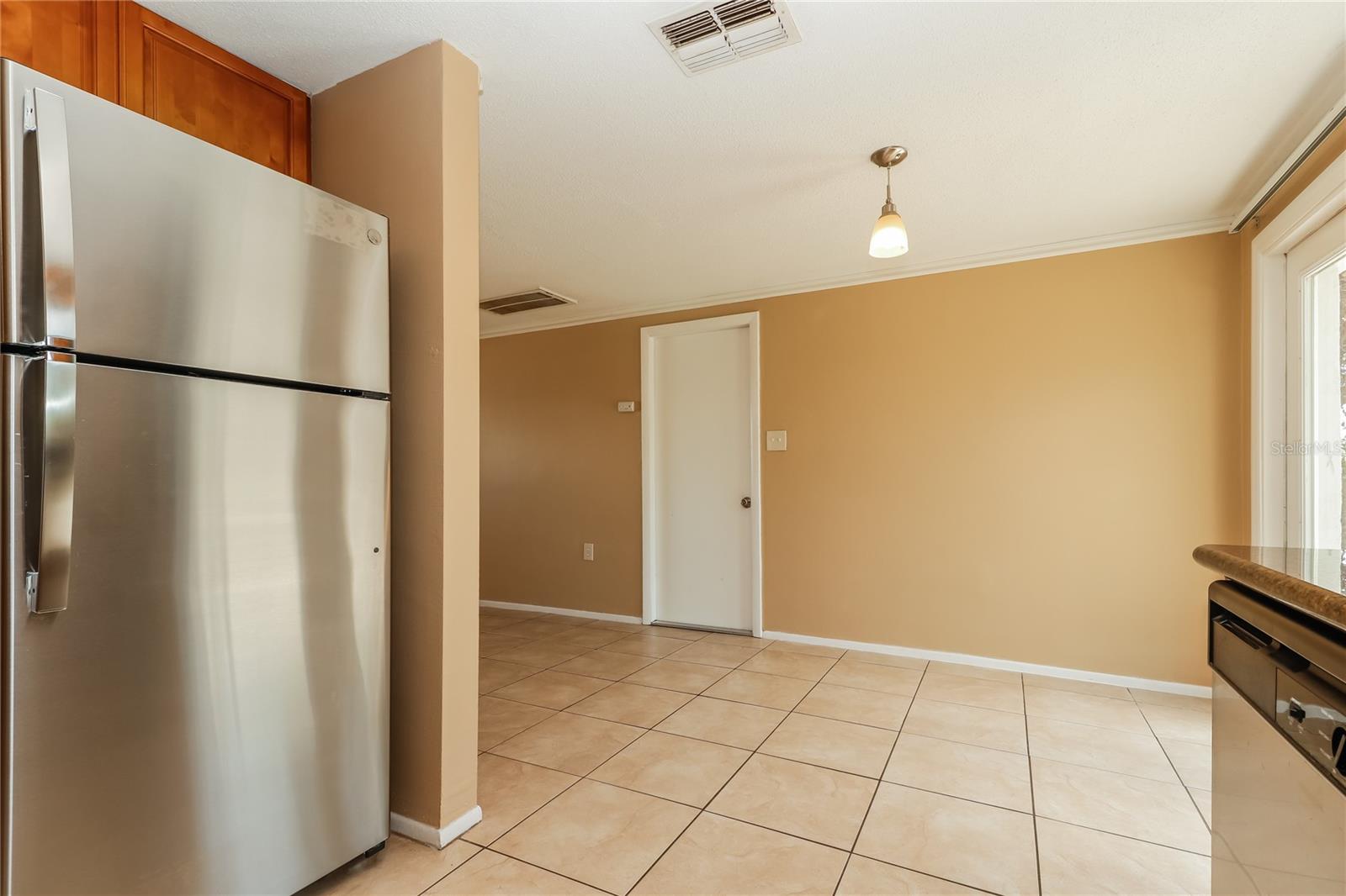 HOLIDAY LAKE ESTATES - Residential Lease