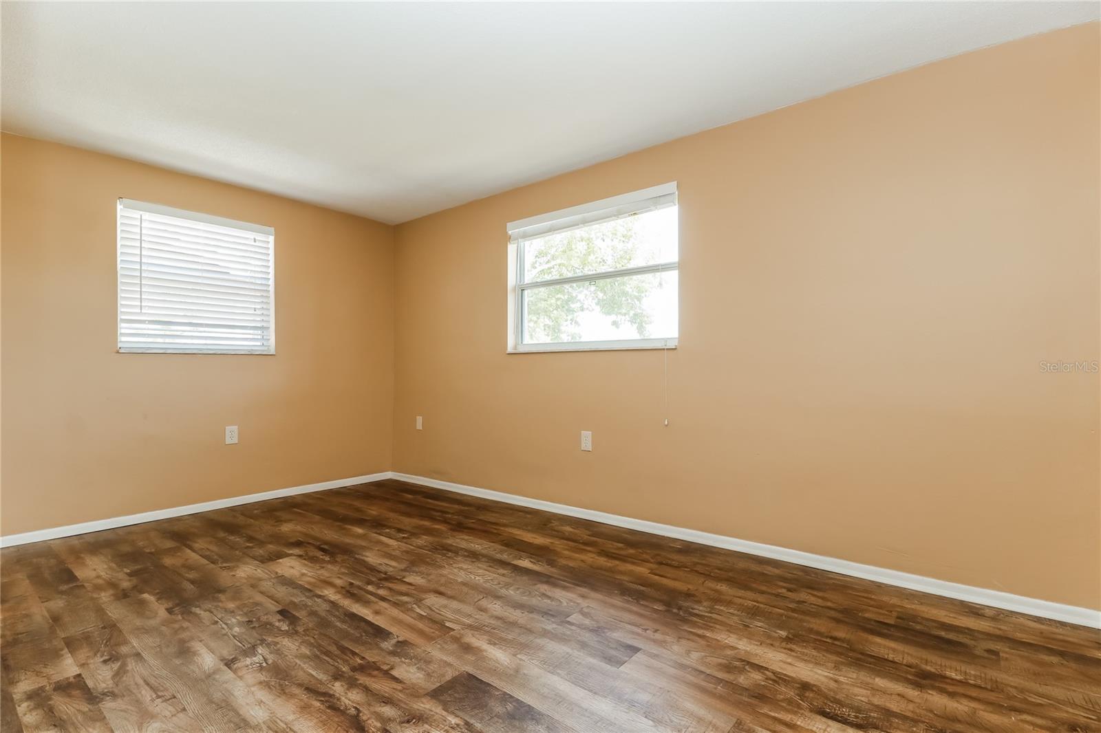 HOLIDAY LAKE ESTATES - Residential Lease