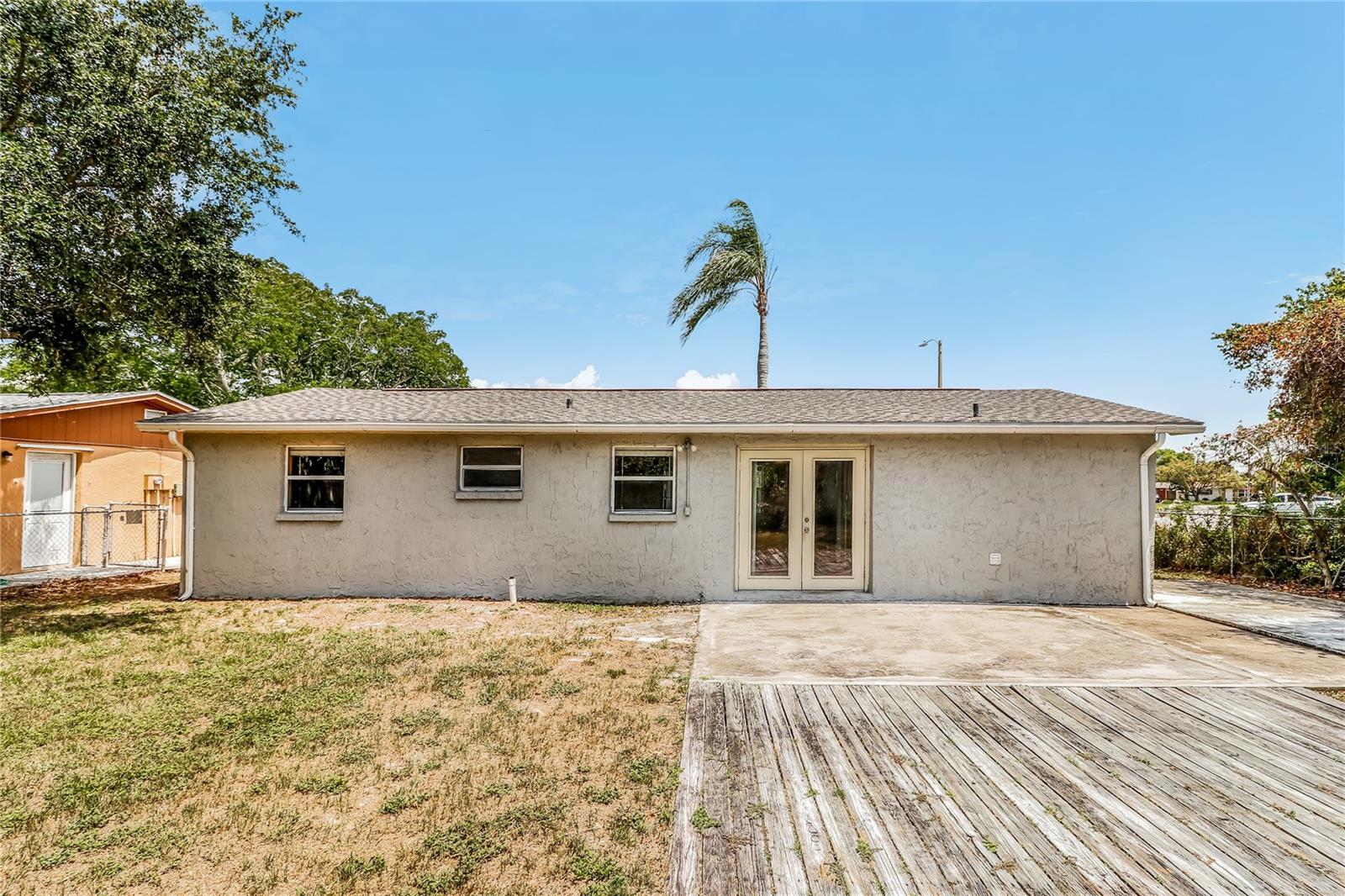 HOLIDAY LAKE ESTATES - Residential Lease