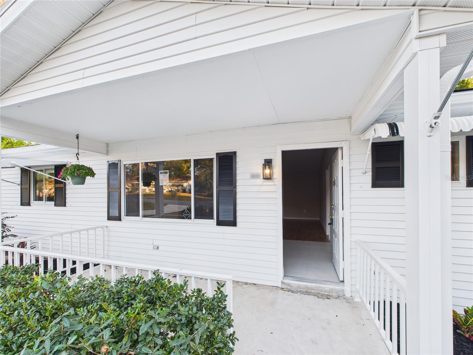 PALM CAY - Residential