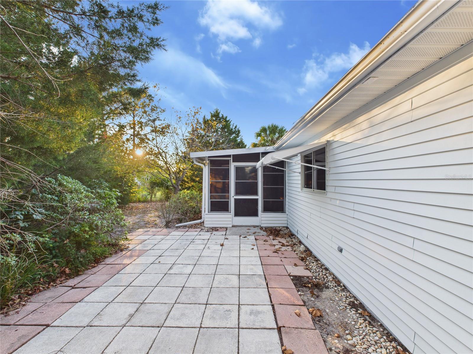 PALM CAY - Residential