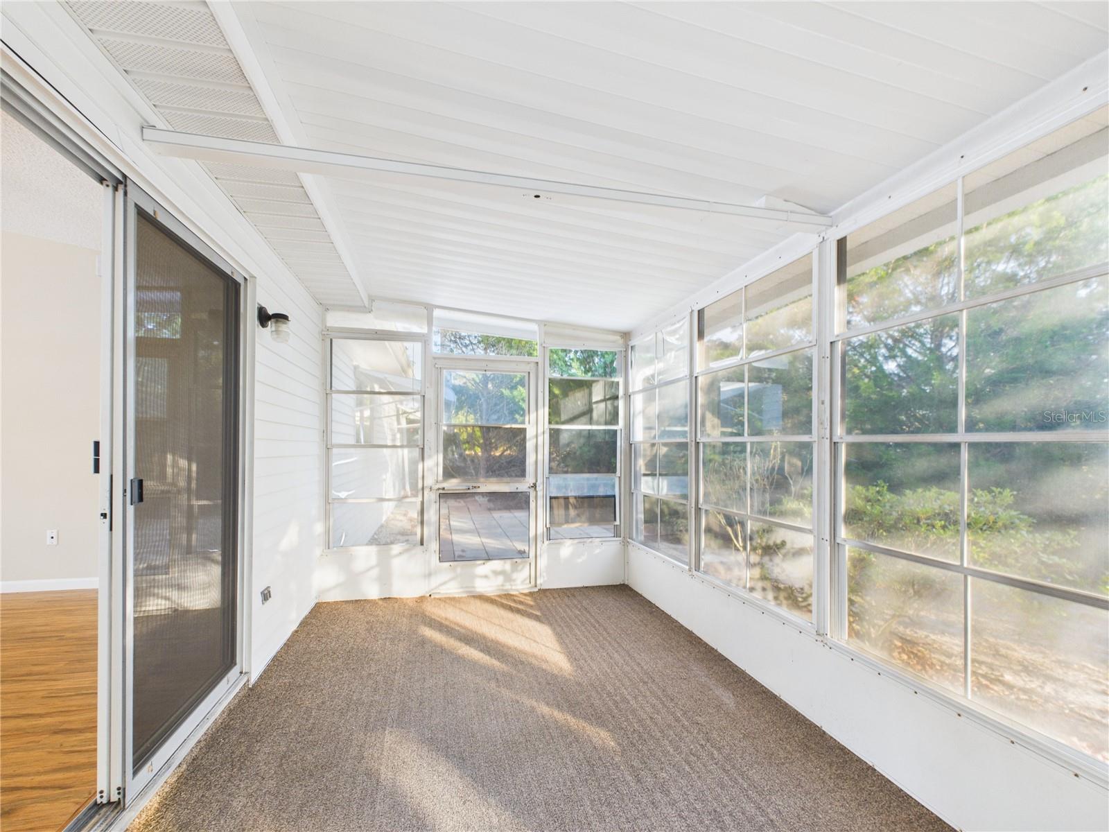 PALM CAY - Residential