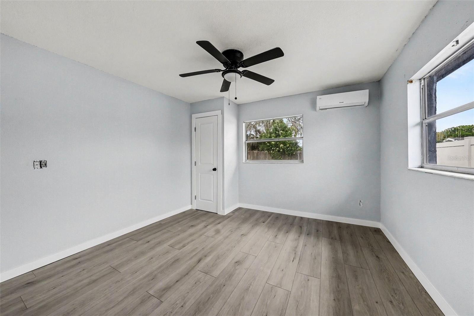 HARBOR PALMS - Residential