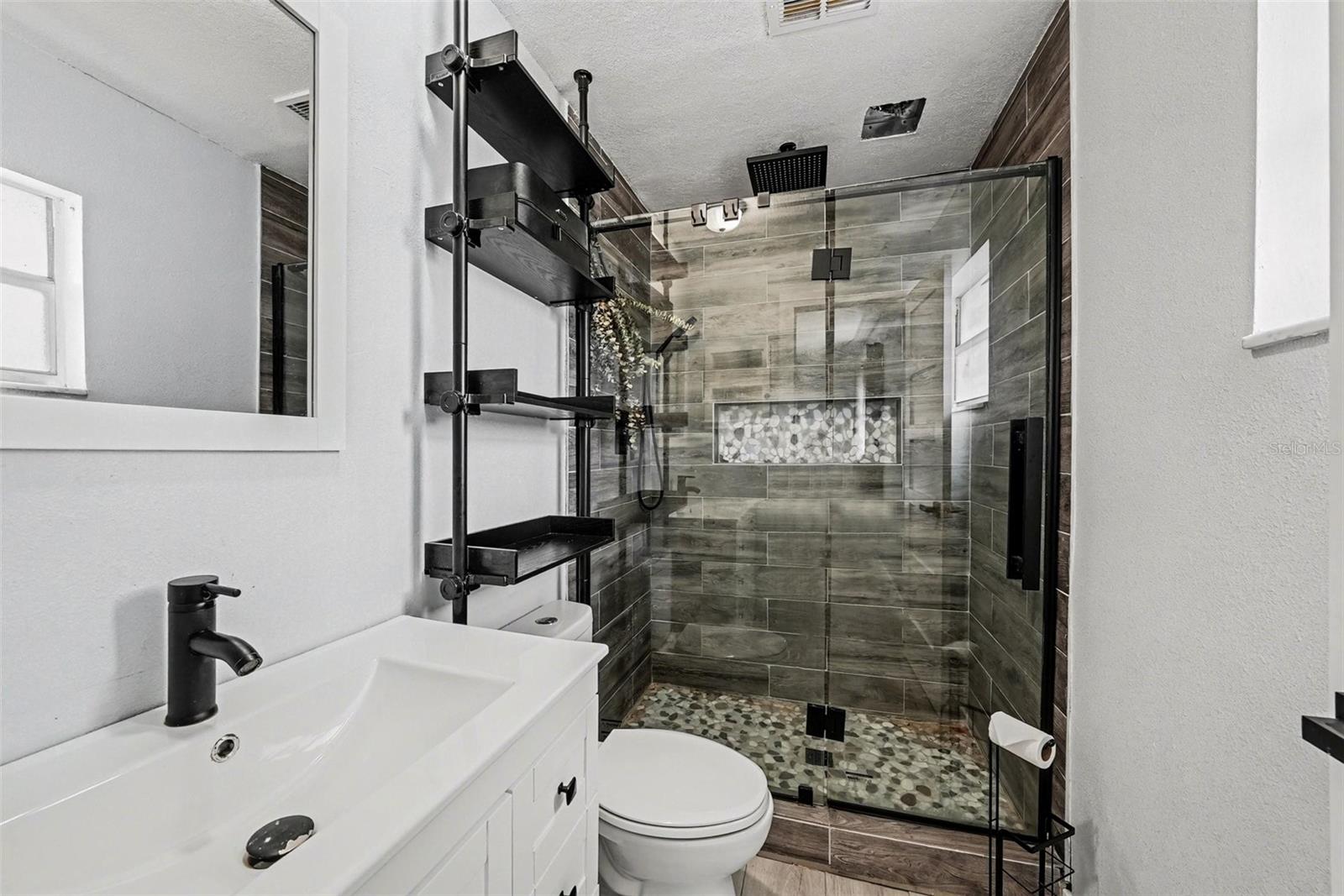 HARBOR PALMS - Residential