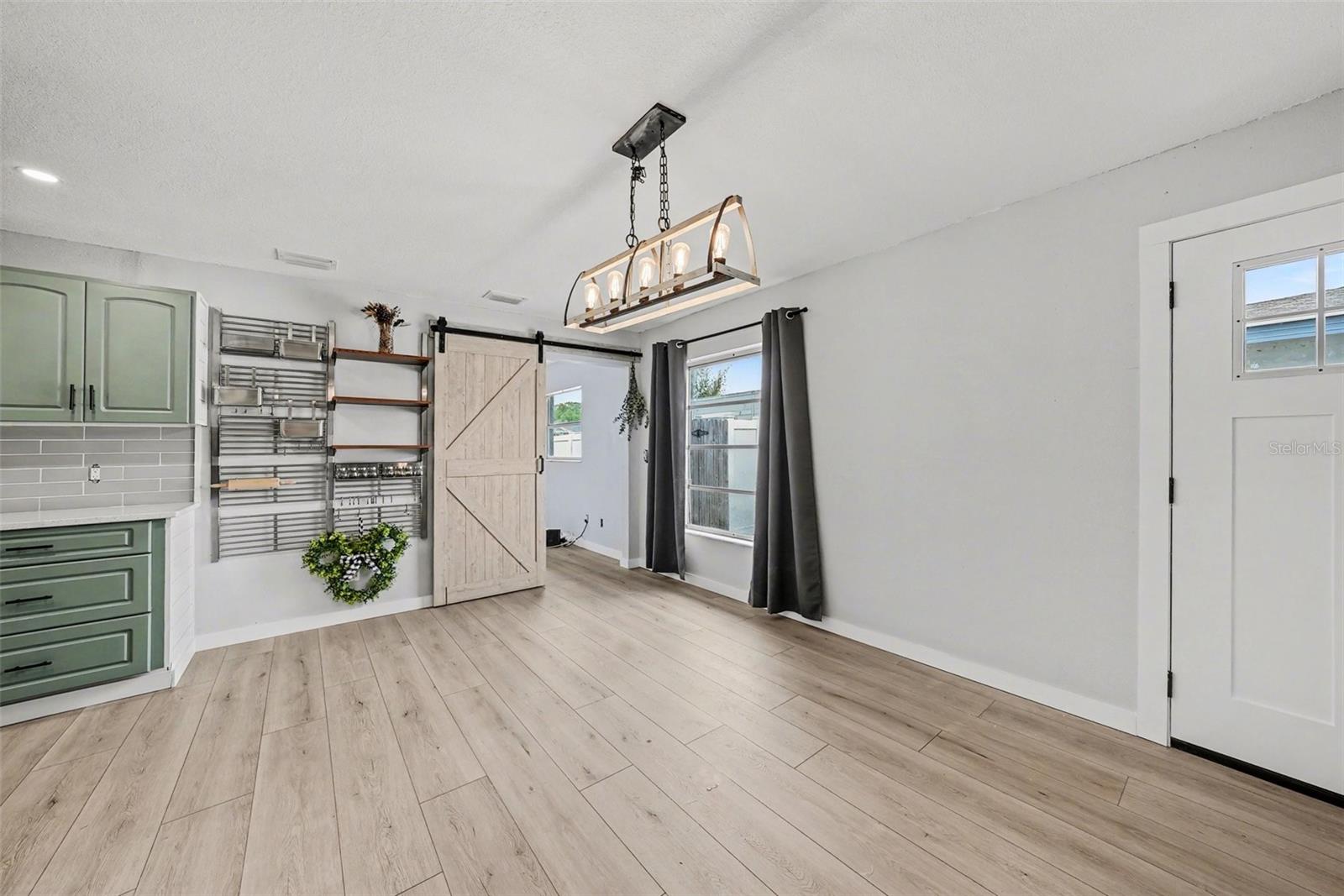 HARBOR PALMS - Residential