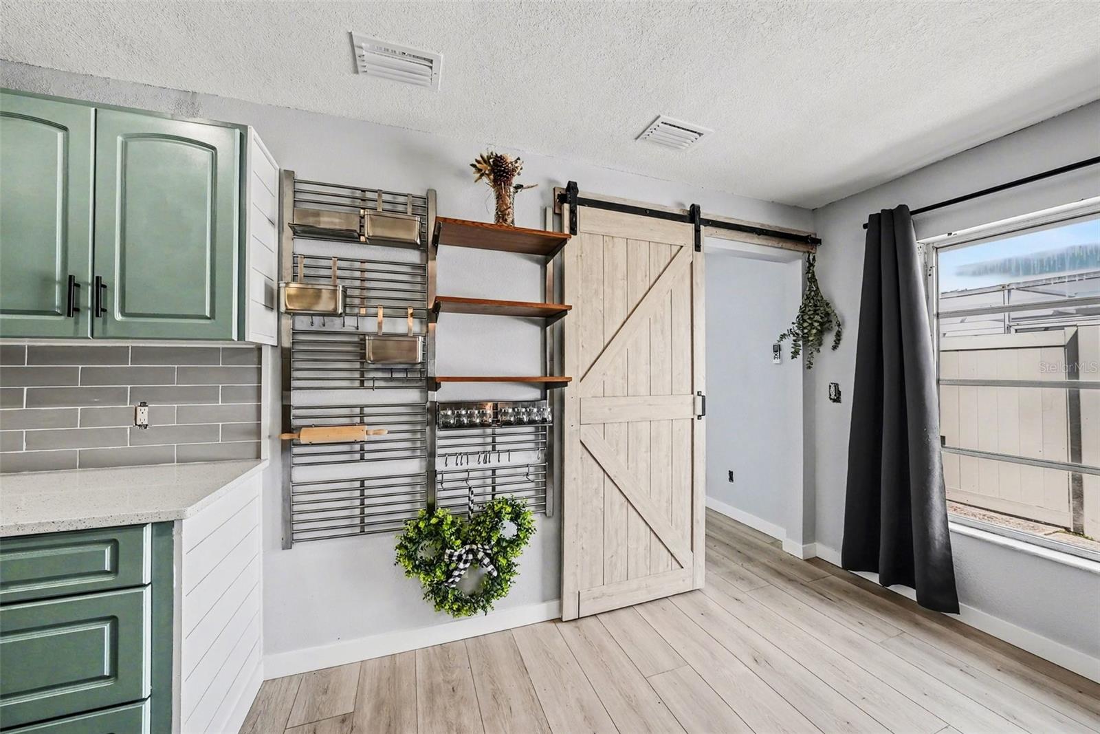 HARBOR PALMS - Residential