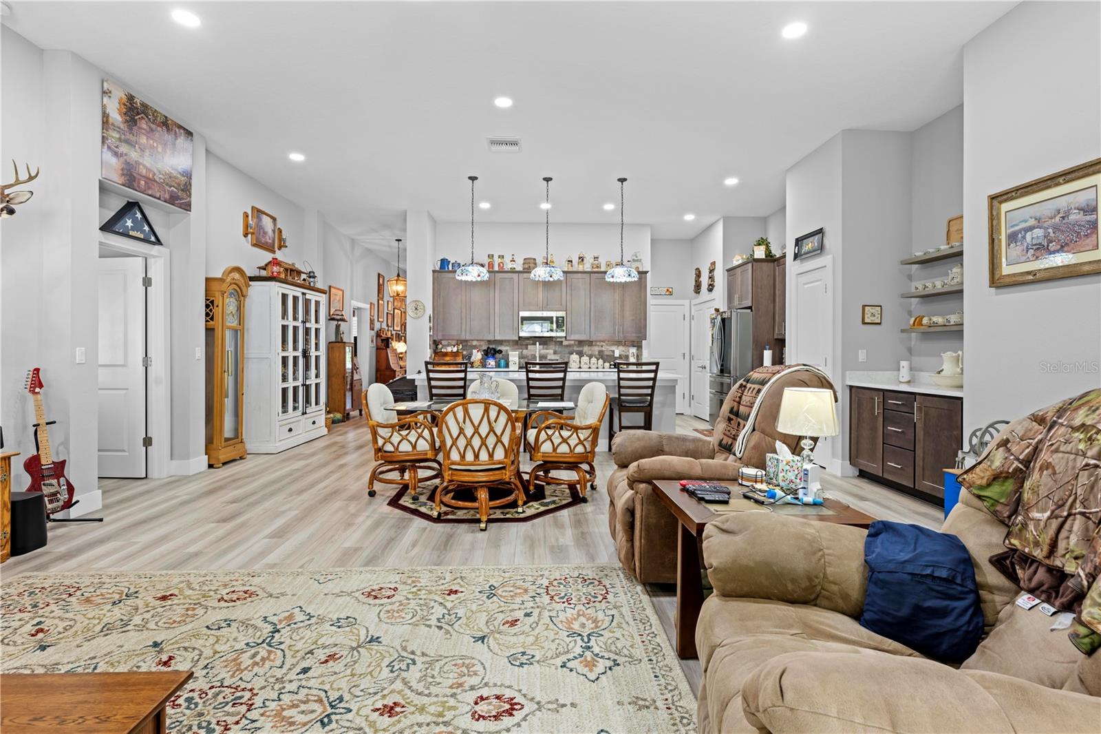 ROYAL HIGHLANDS - Residential