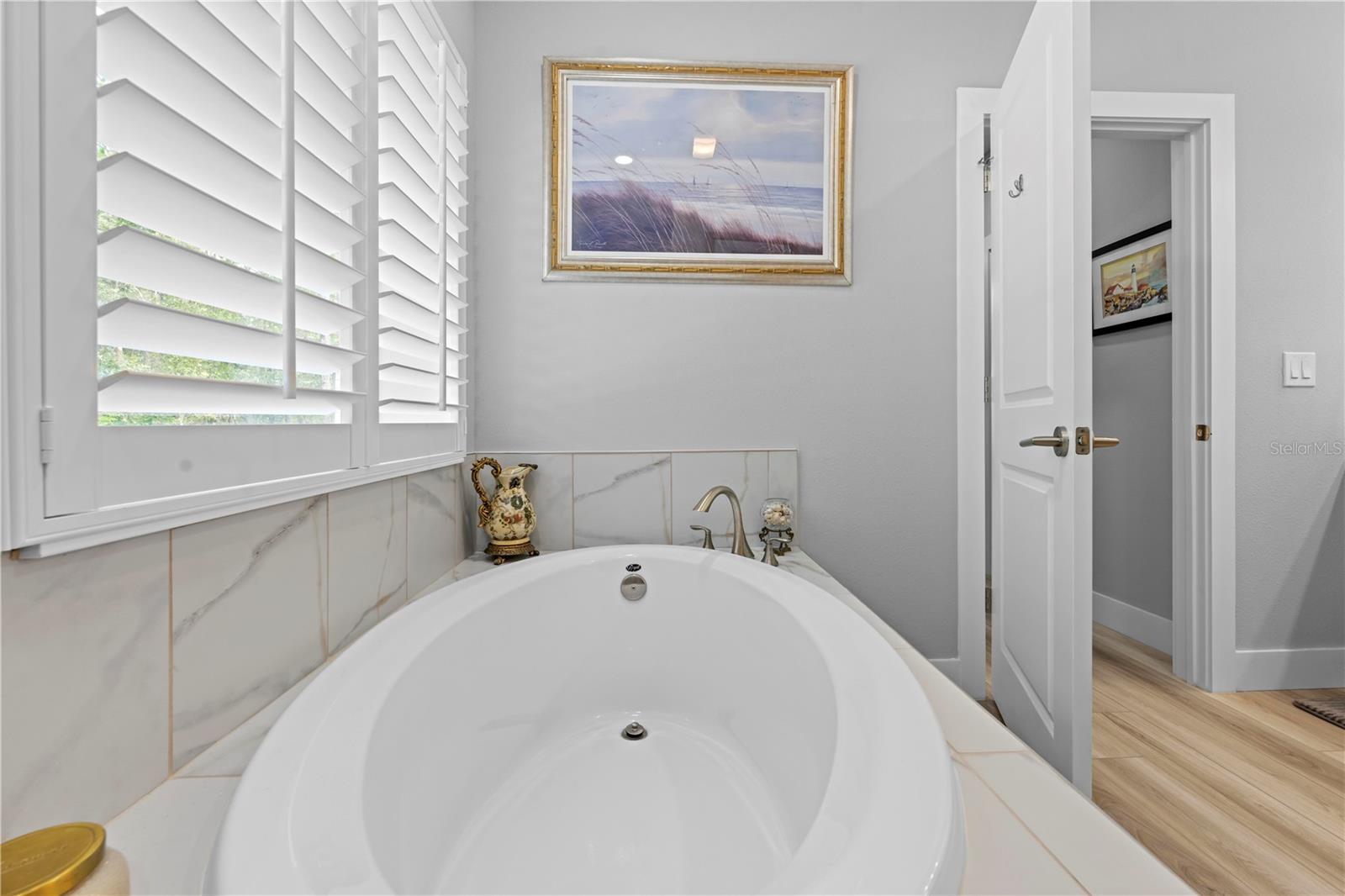 ROYAL HIGHLANDS - Residential
