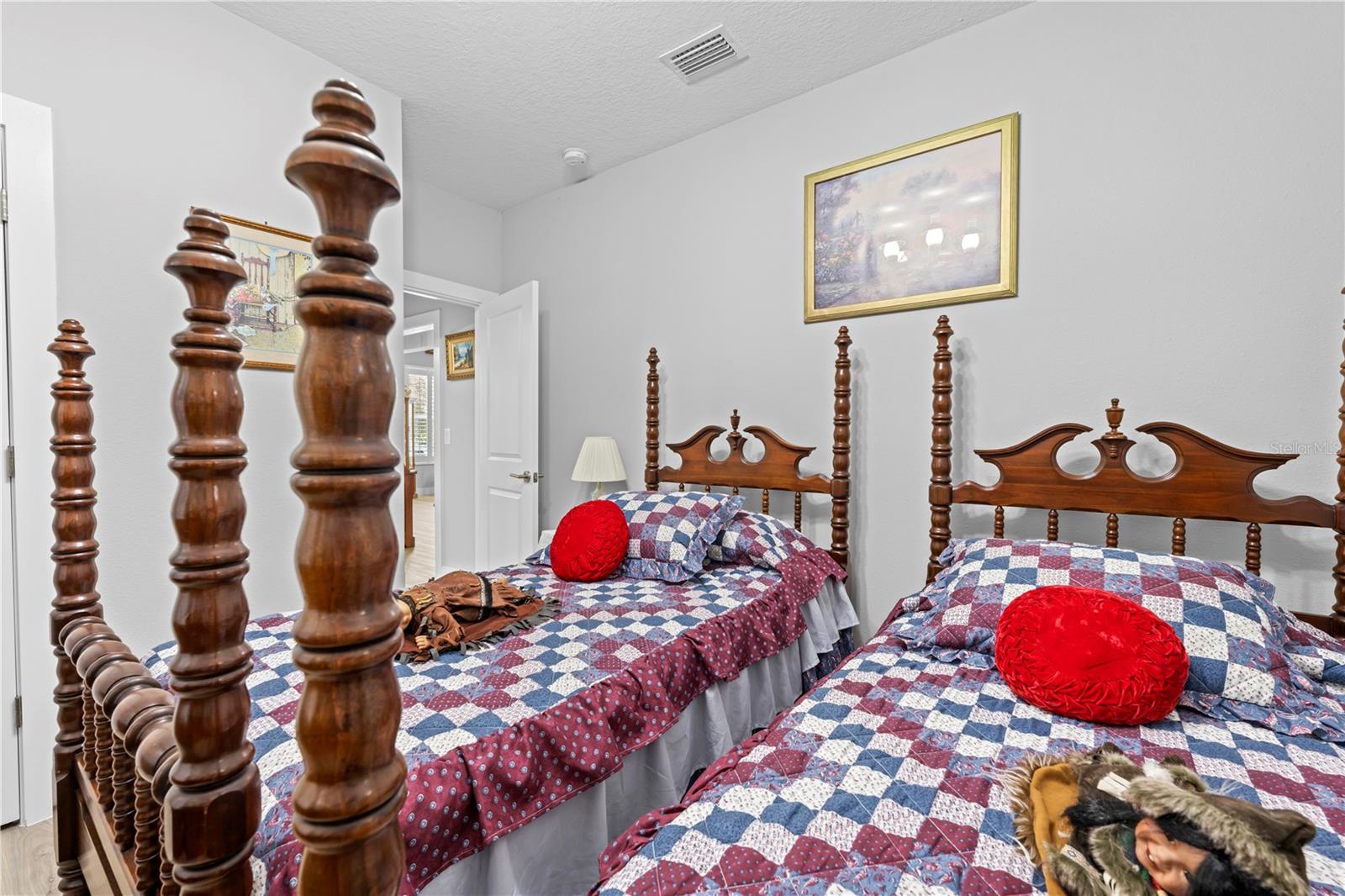 ROYAL HIGHLANDS - Residential