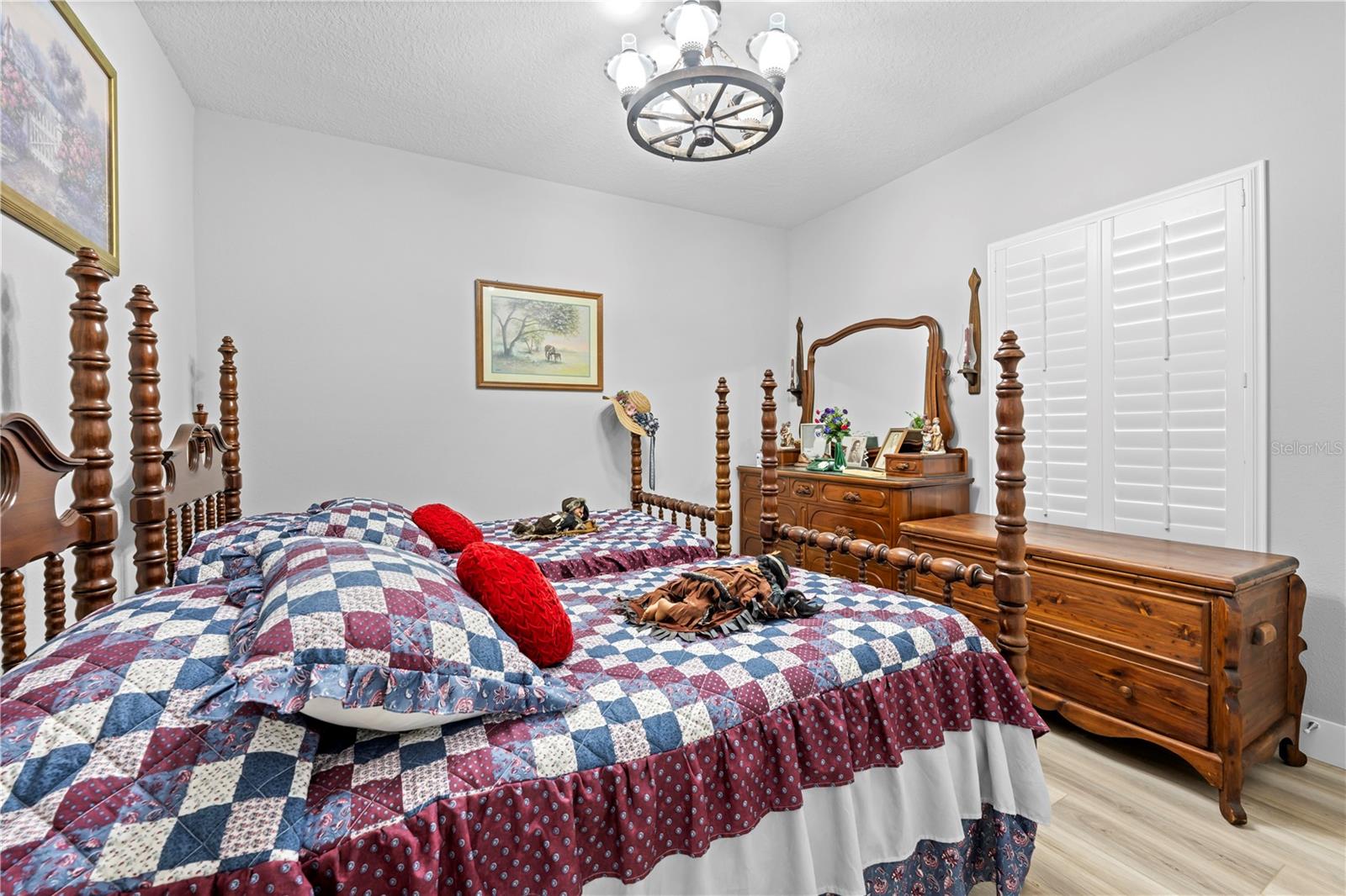 ROYAL HIGHLANDS - Residential
