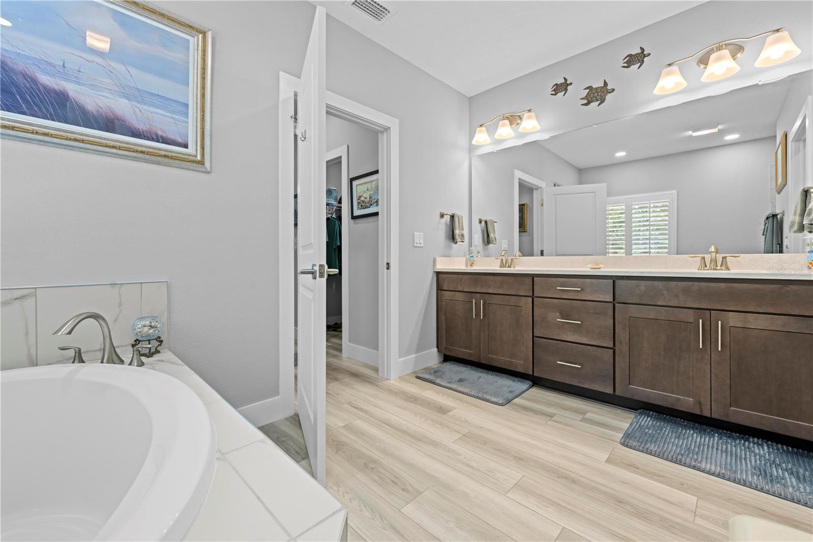 ROYAL HIGHLANDS - Residential