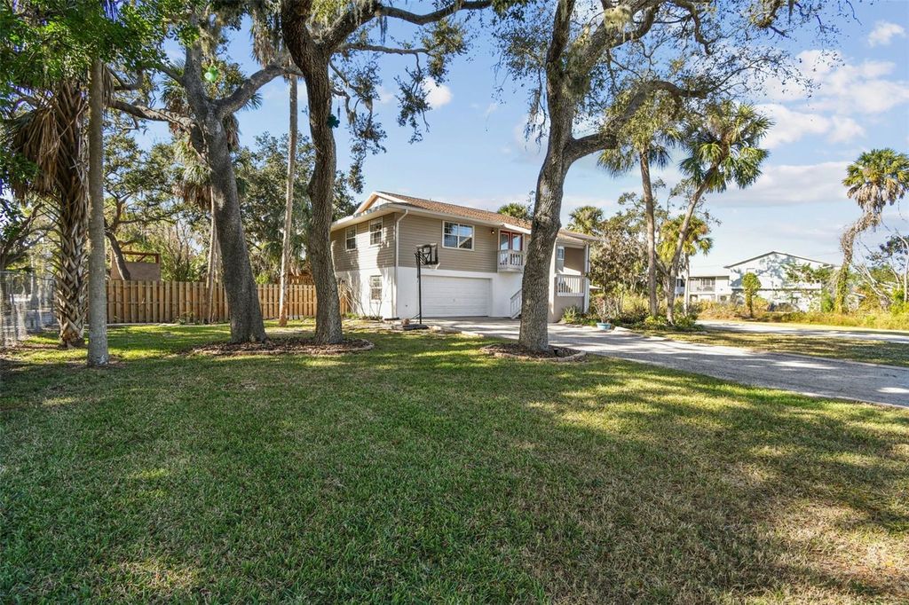 Photo of 4119 5th Avenue W, Palmetto, FL 34221 (MLS # A4676114)
