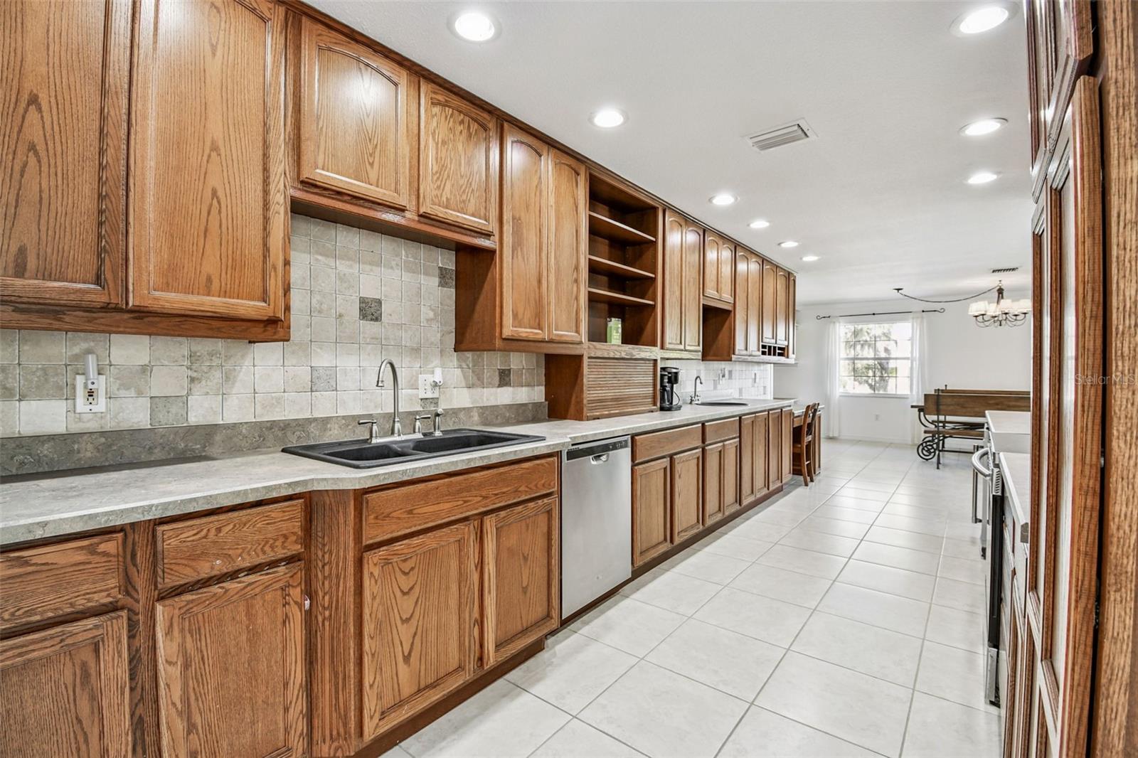 COURTNEY PLUM - Residential