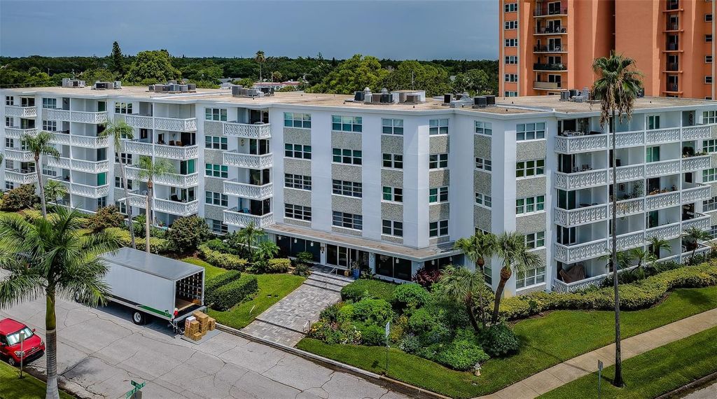 Photo of 1100 N Shore Drive NE #407, St Petersburg, FL 33701 (MLS # TB8437242)