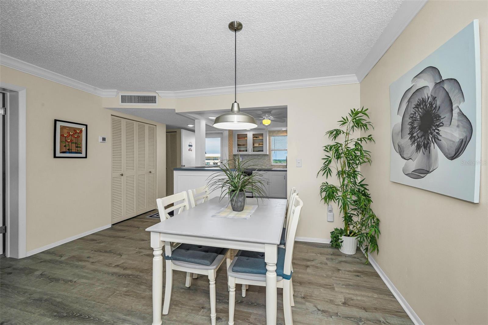 CONCORD TOWERS CONDO - Residential