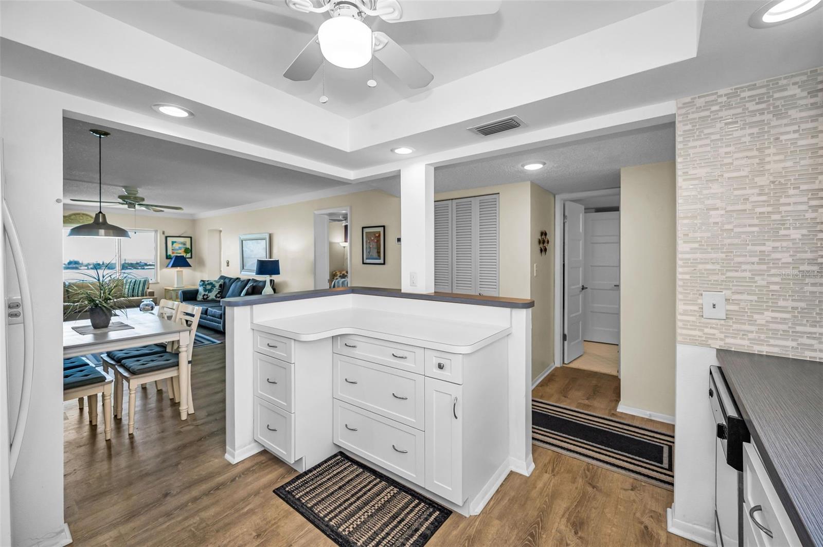 CONCORD TOWERS CONDO - Residential
