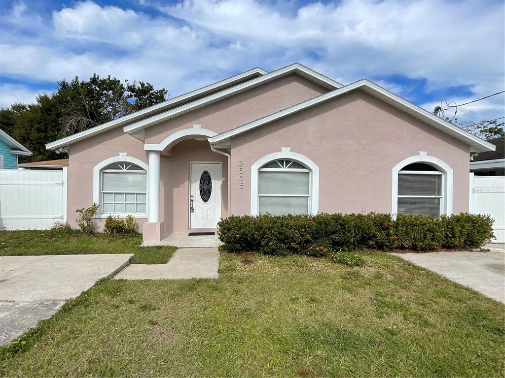 Photo of 2505 W Aileen Street, Tampa, FL 33607 (MLS # TB8456434)