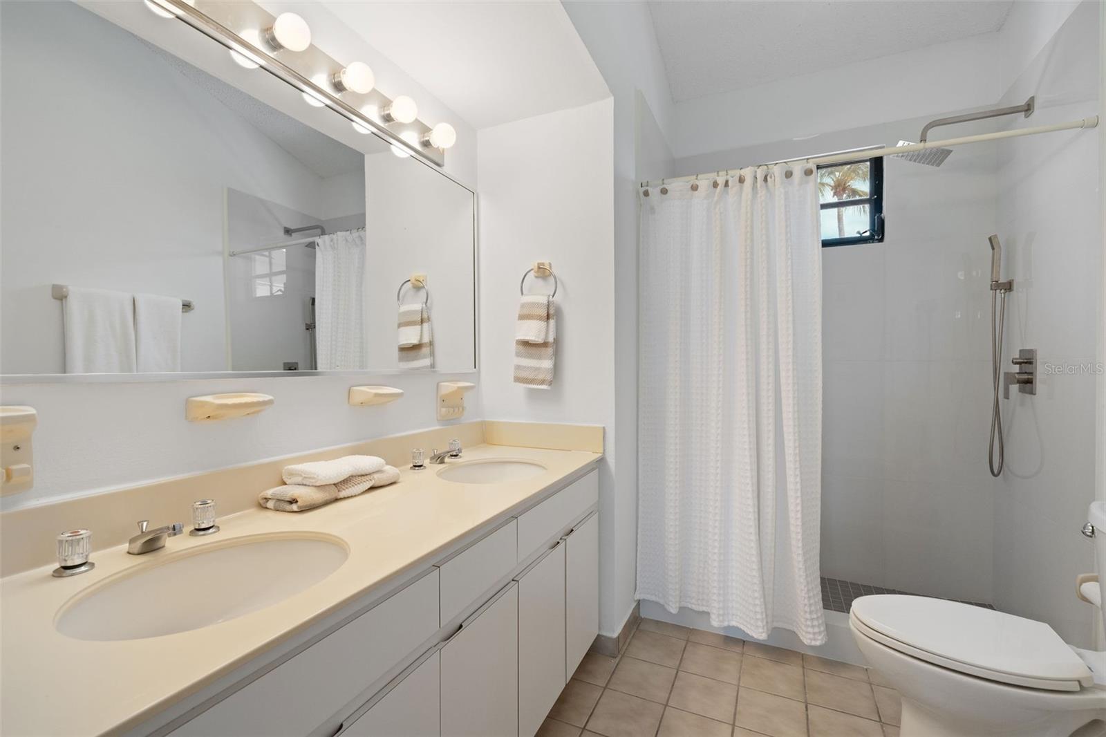 FAIRLAKES VILLAGE - Residential