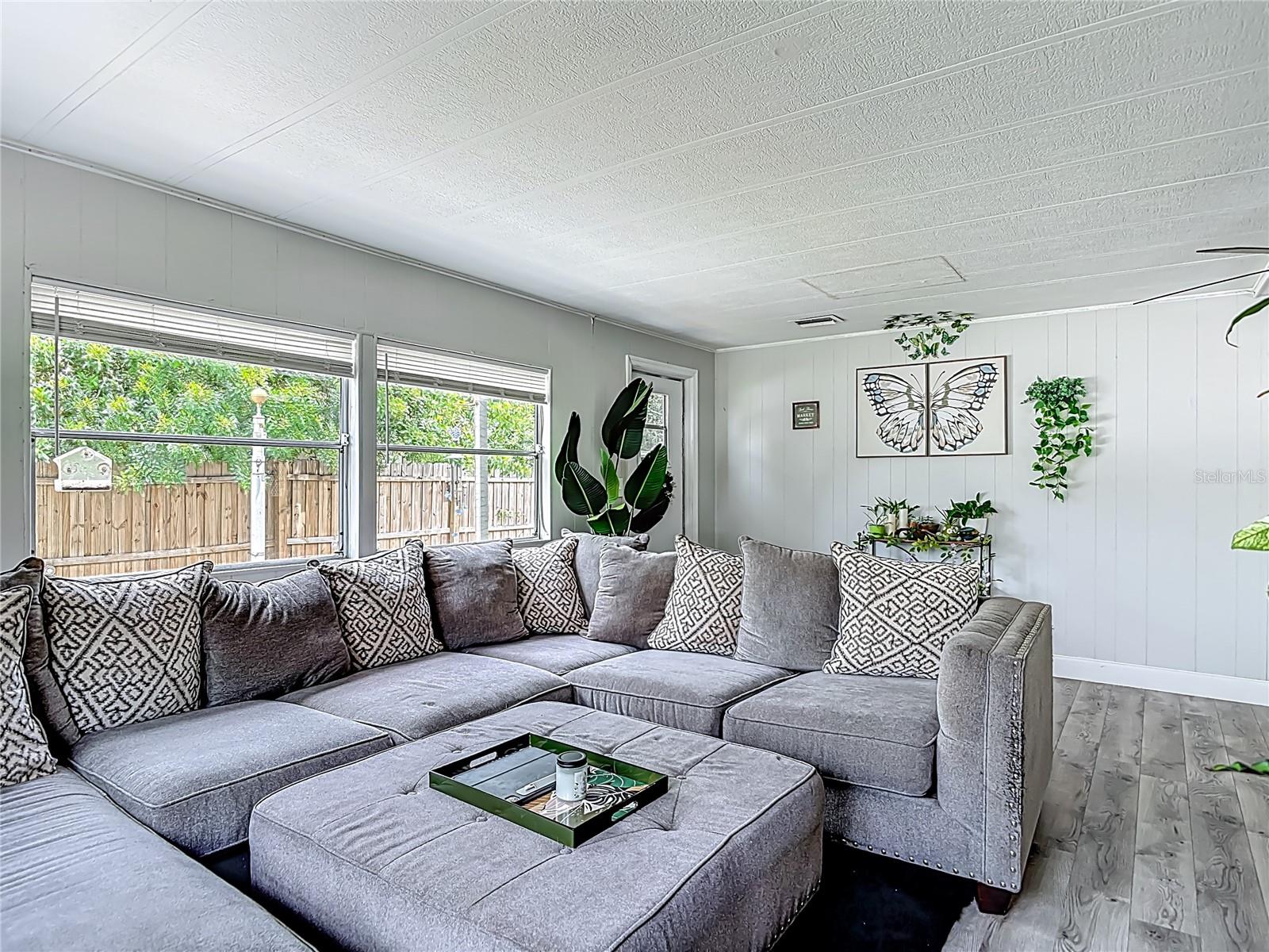 BAREFOOT PARK - Residential