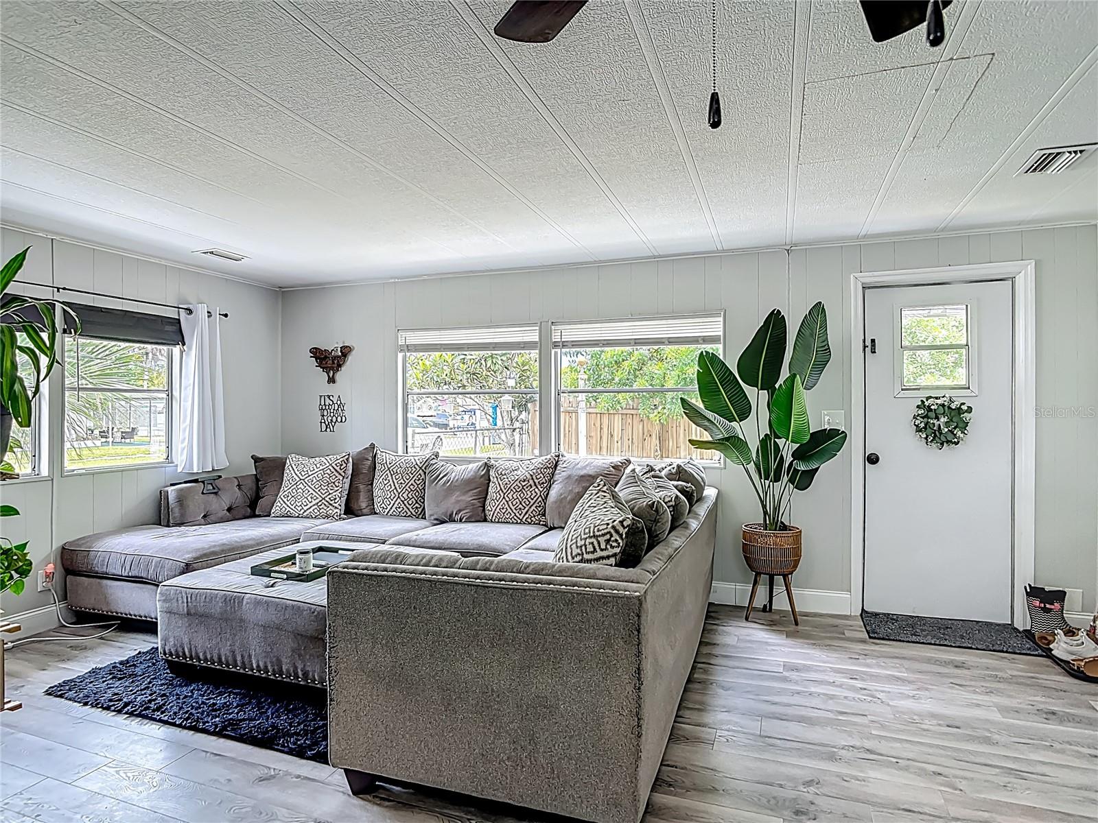 BAREFOOT PARK - Residential