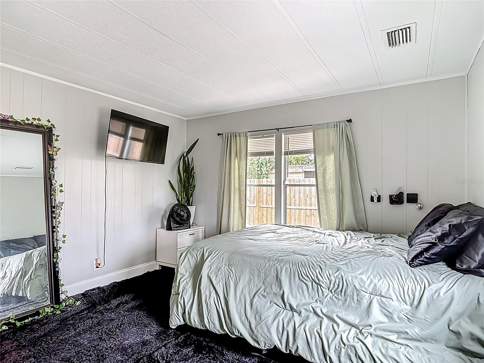 BAREFOOT PARK - Residential
