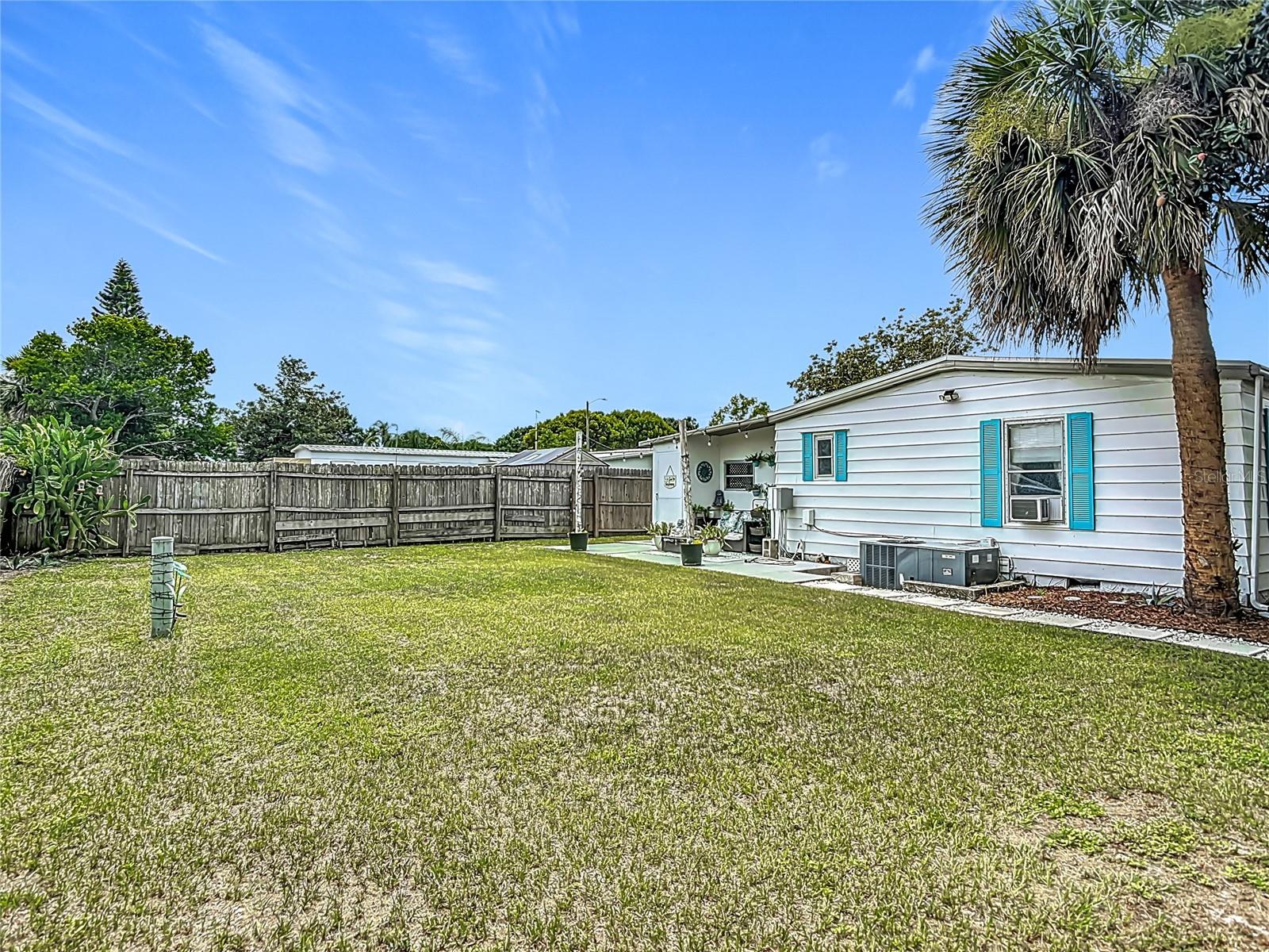 BAREFOOT PARK - Residential