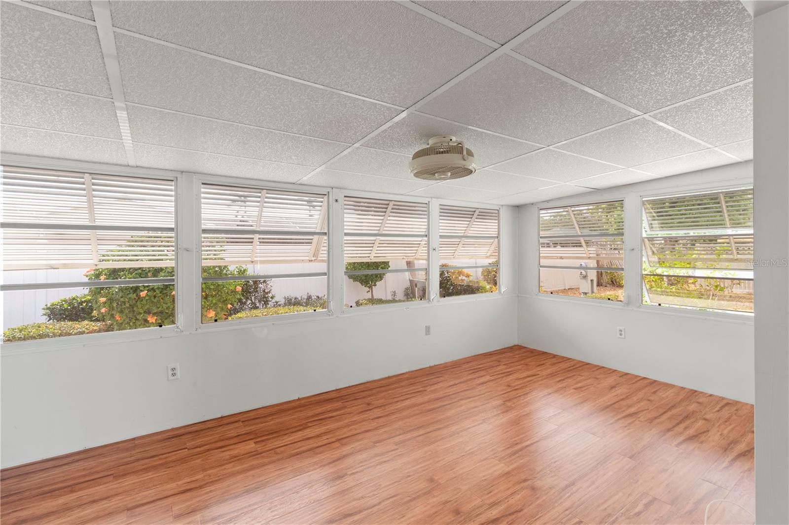 PALMA SOLA SHORES - Residential