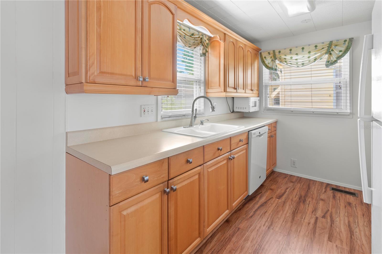 PALMA SOLA SHORES - Residential