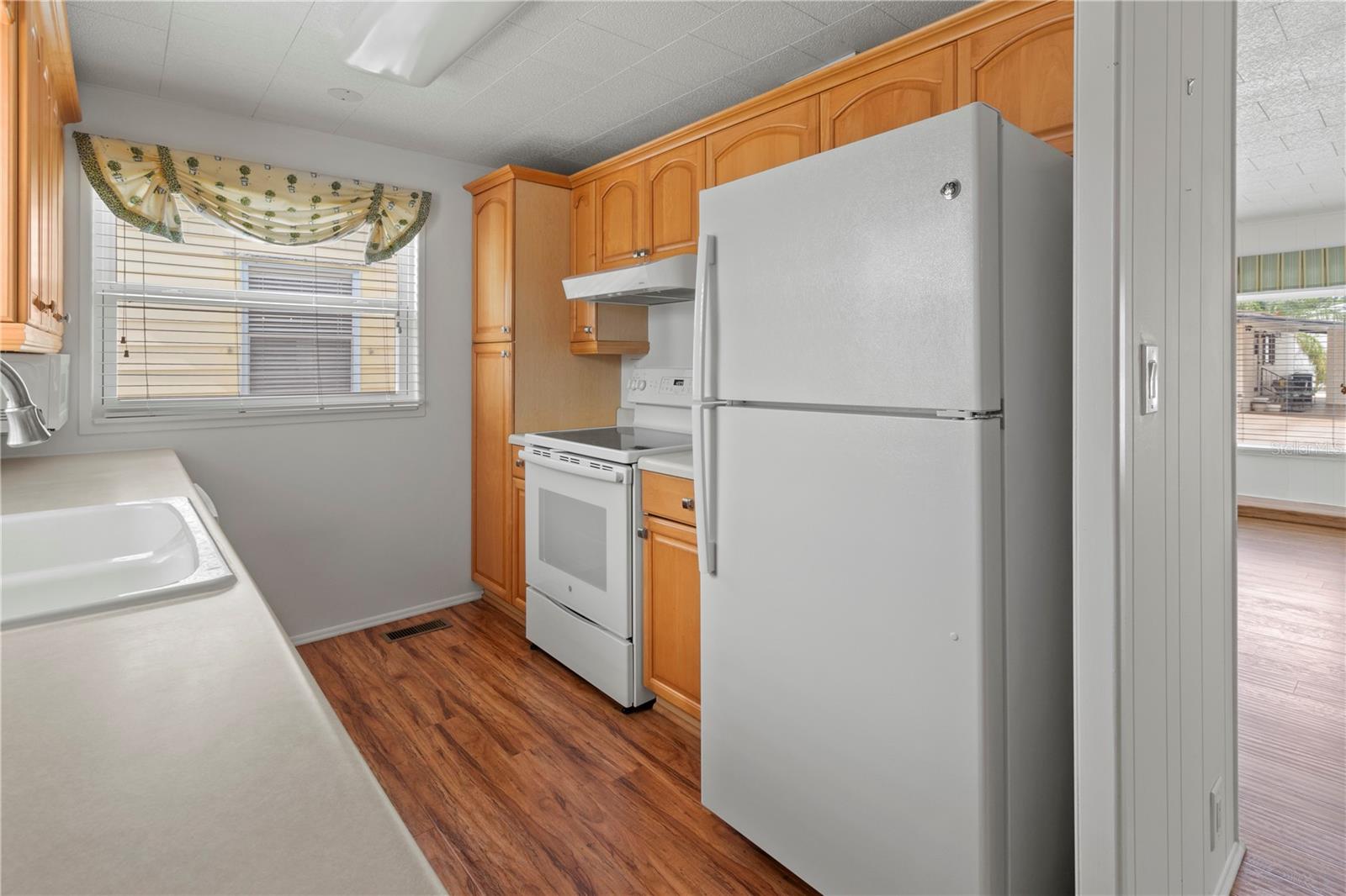 PALMA SOLA SHORES - Residential