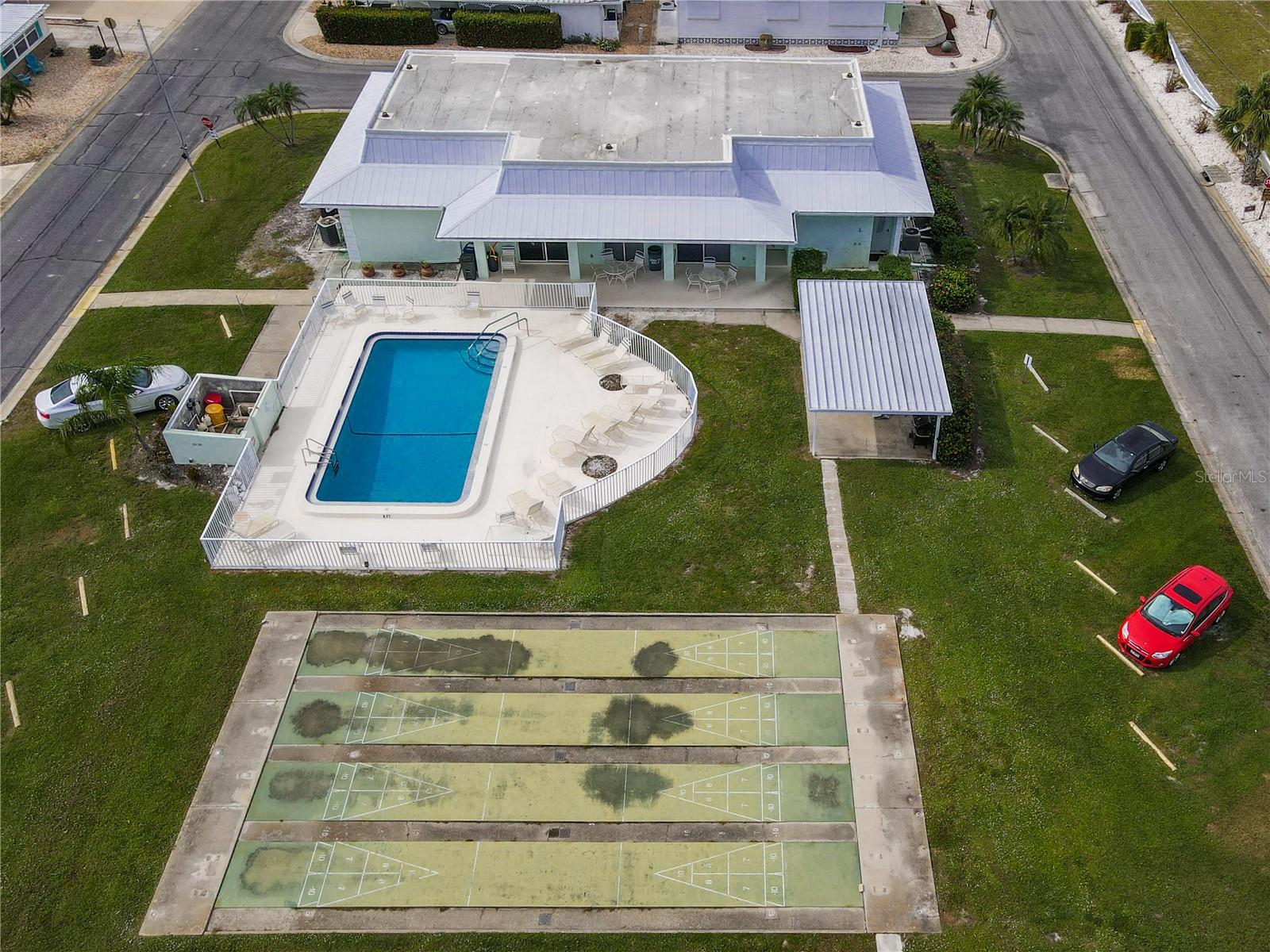 PALMA SOLA SHORES - Residential