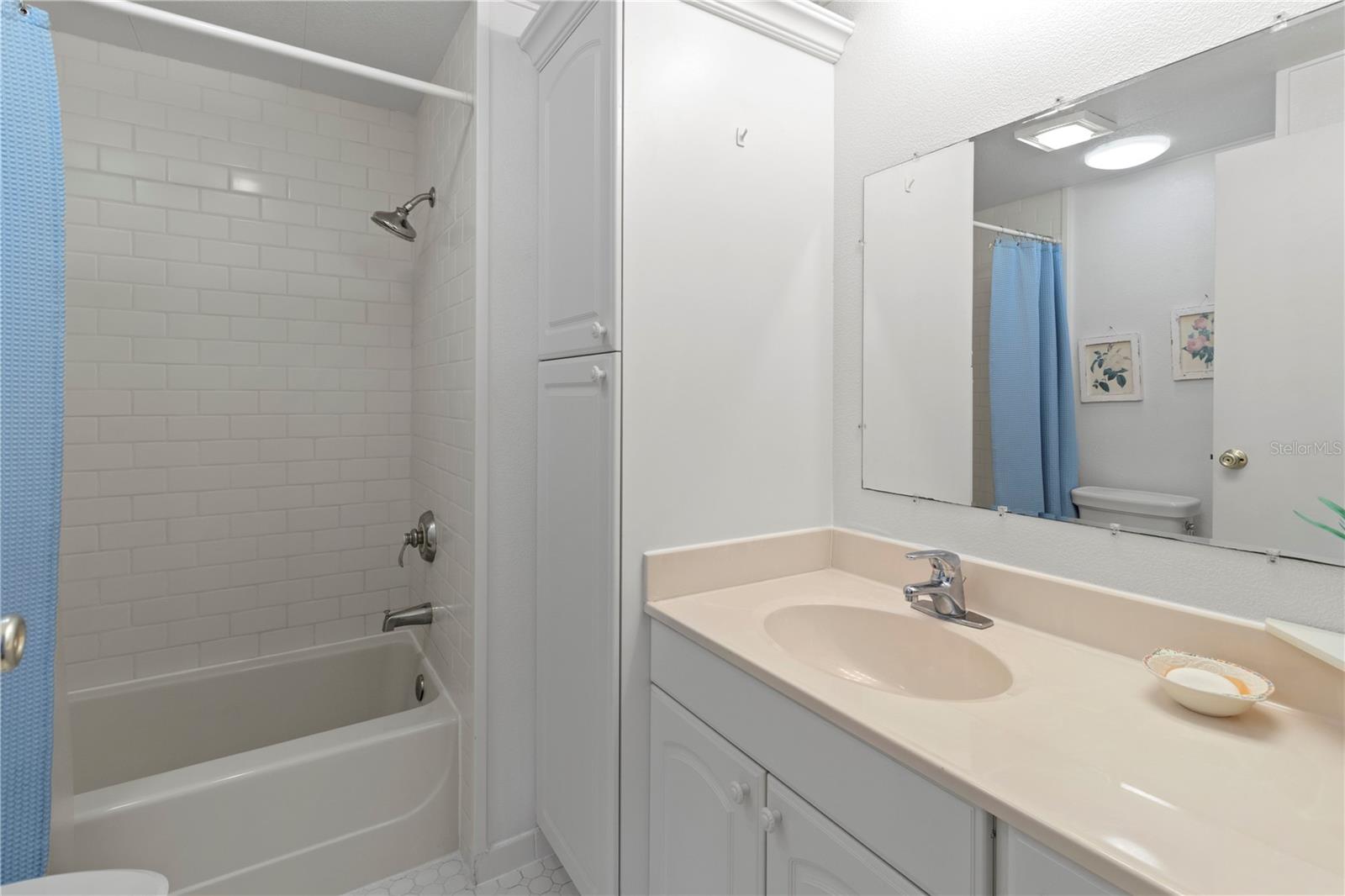 PALMA SOLA SHORES - Residential